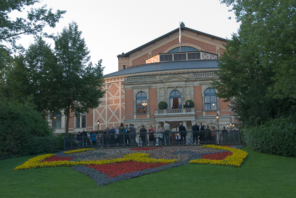 A Interval at Bayreuth. Photo © 2010 Michael Miller. A Interval at Bayreuth. Photo © 2010 Michael Miller.