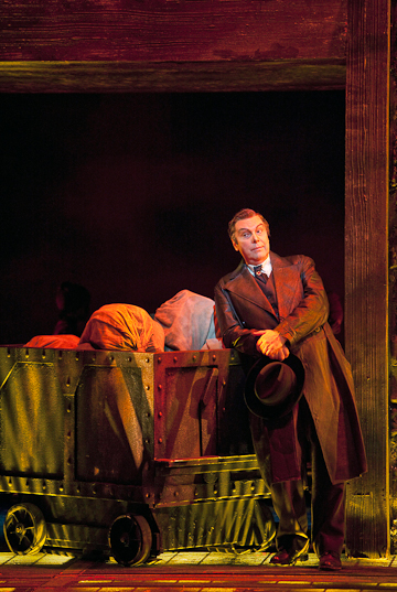 Stefan Margita (Loge) in Nibelheim. Photo Cory Weaver. Stefan Margita (Loge) in Nibelheim. Photo Cory Weaver.