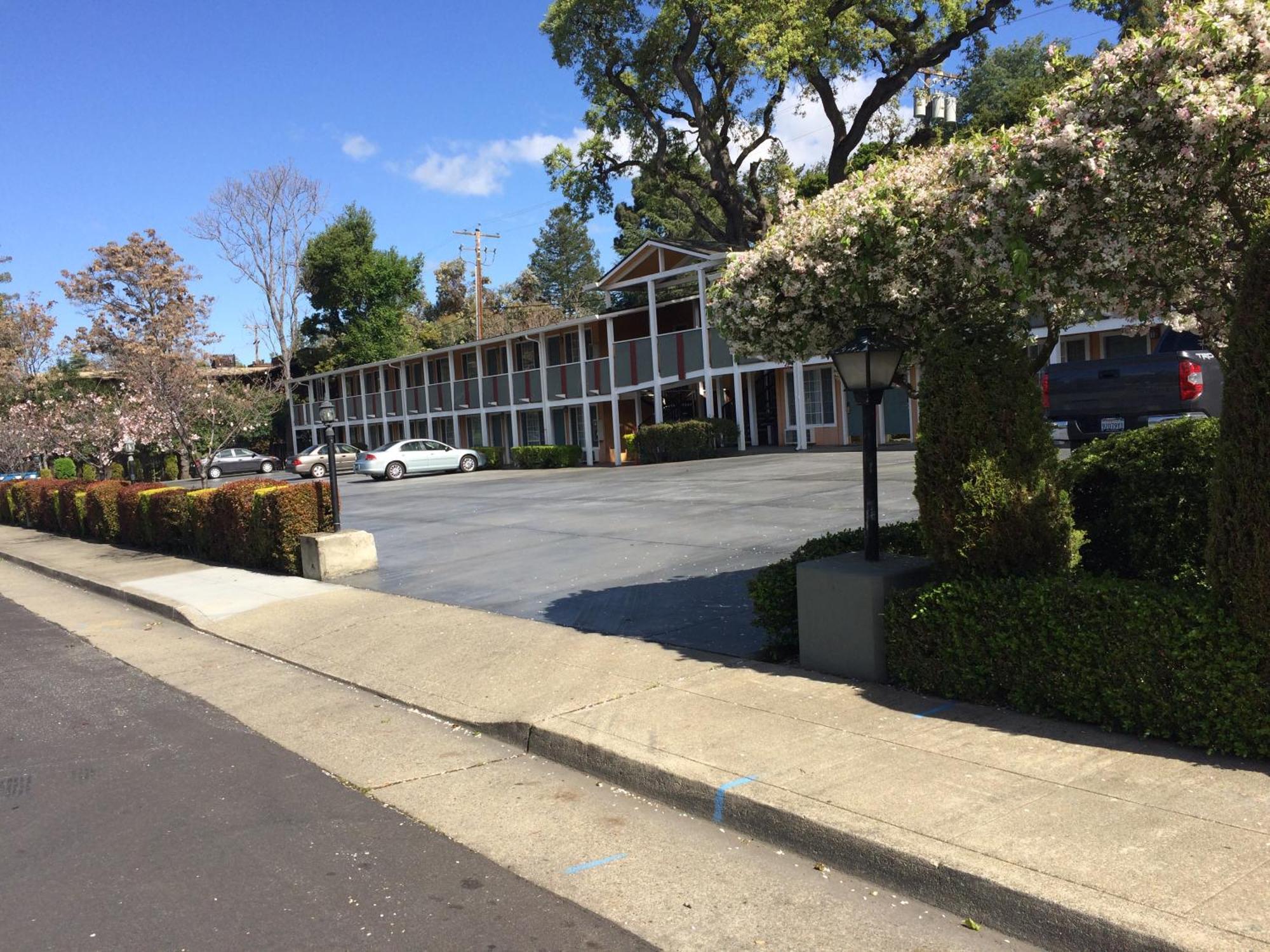 Where to Stay Near Mountain View Performing Arts: 6 Budget Hotels