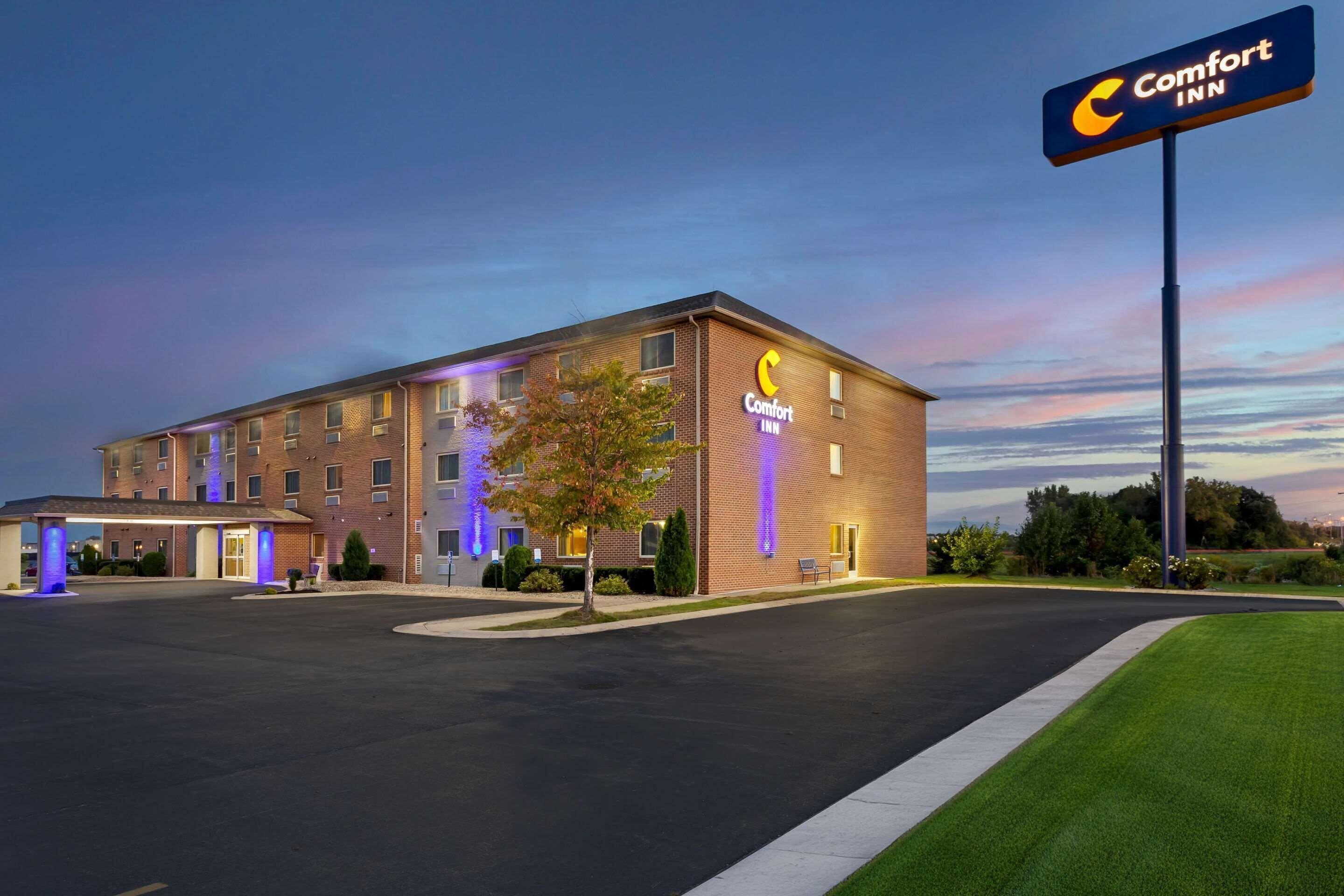 Where to Stay Near Chicago: 4 Best Comfort Inn Hotels