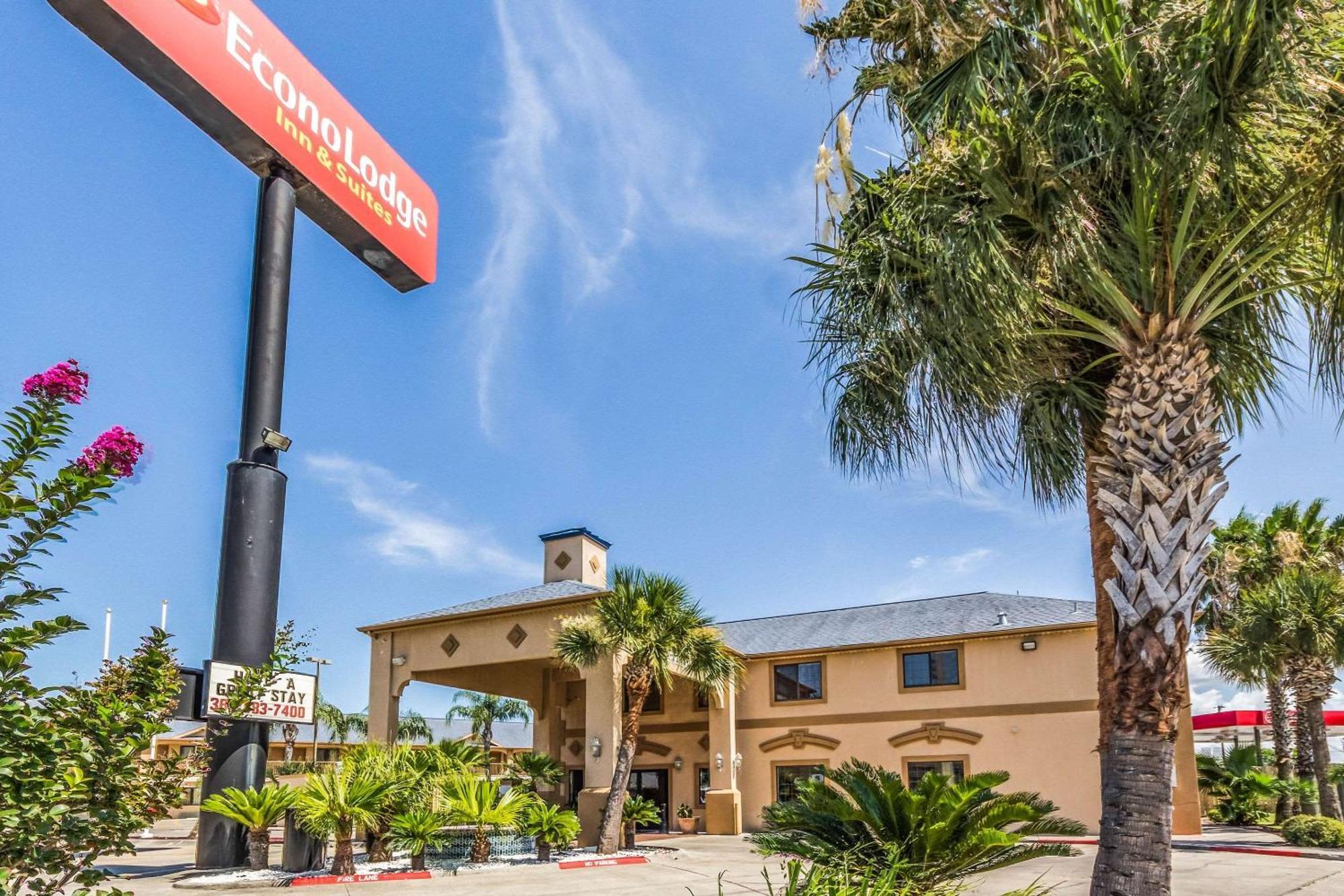 4 Budget Hotels Close to Blucher Nature Center, Corpus Christi