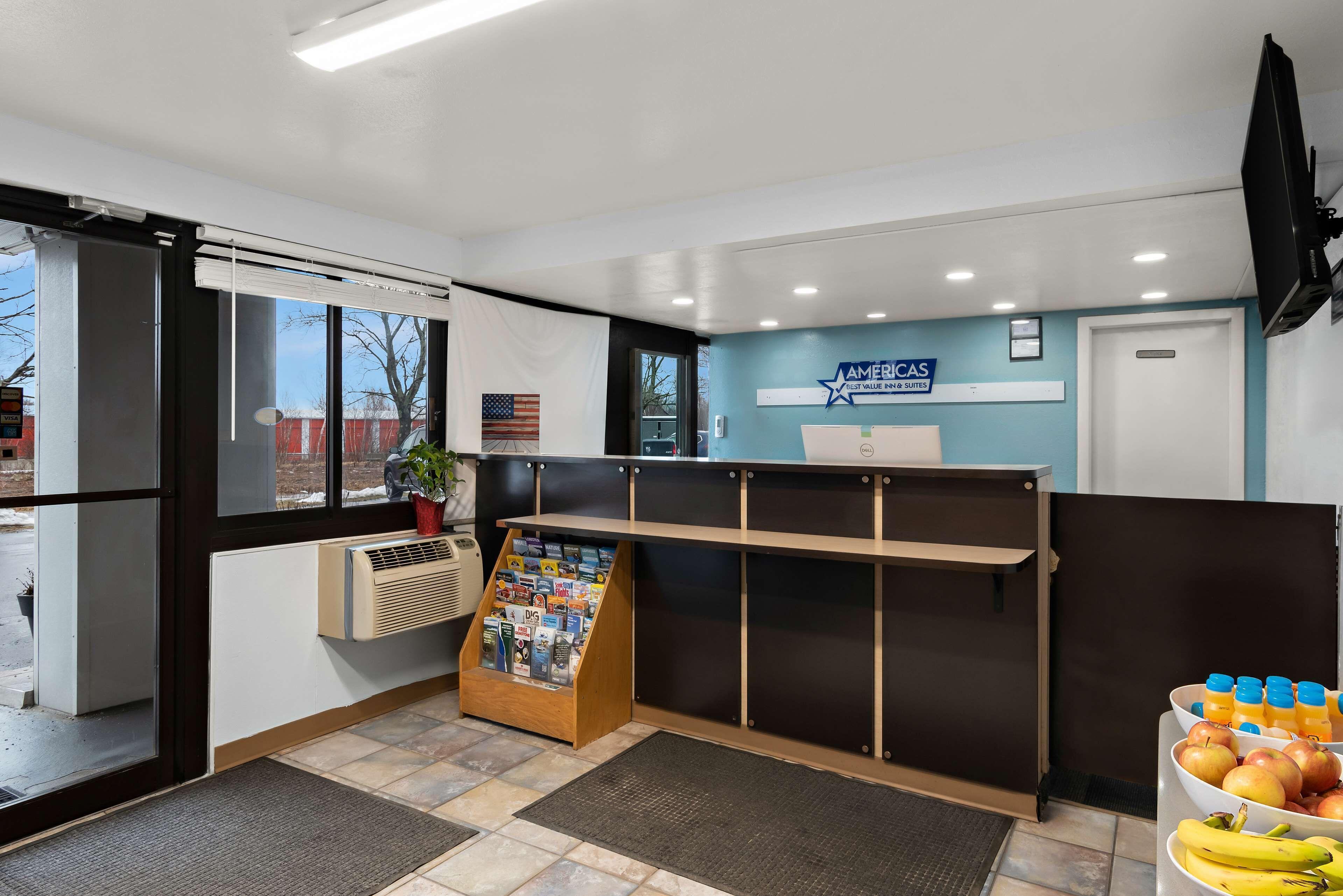 Where to Stay Near Hose 5 Fire Museum: 6 Airport Hotels