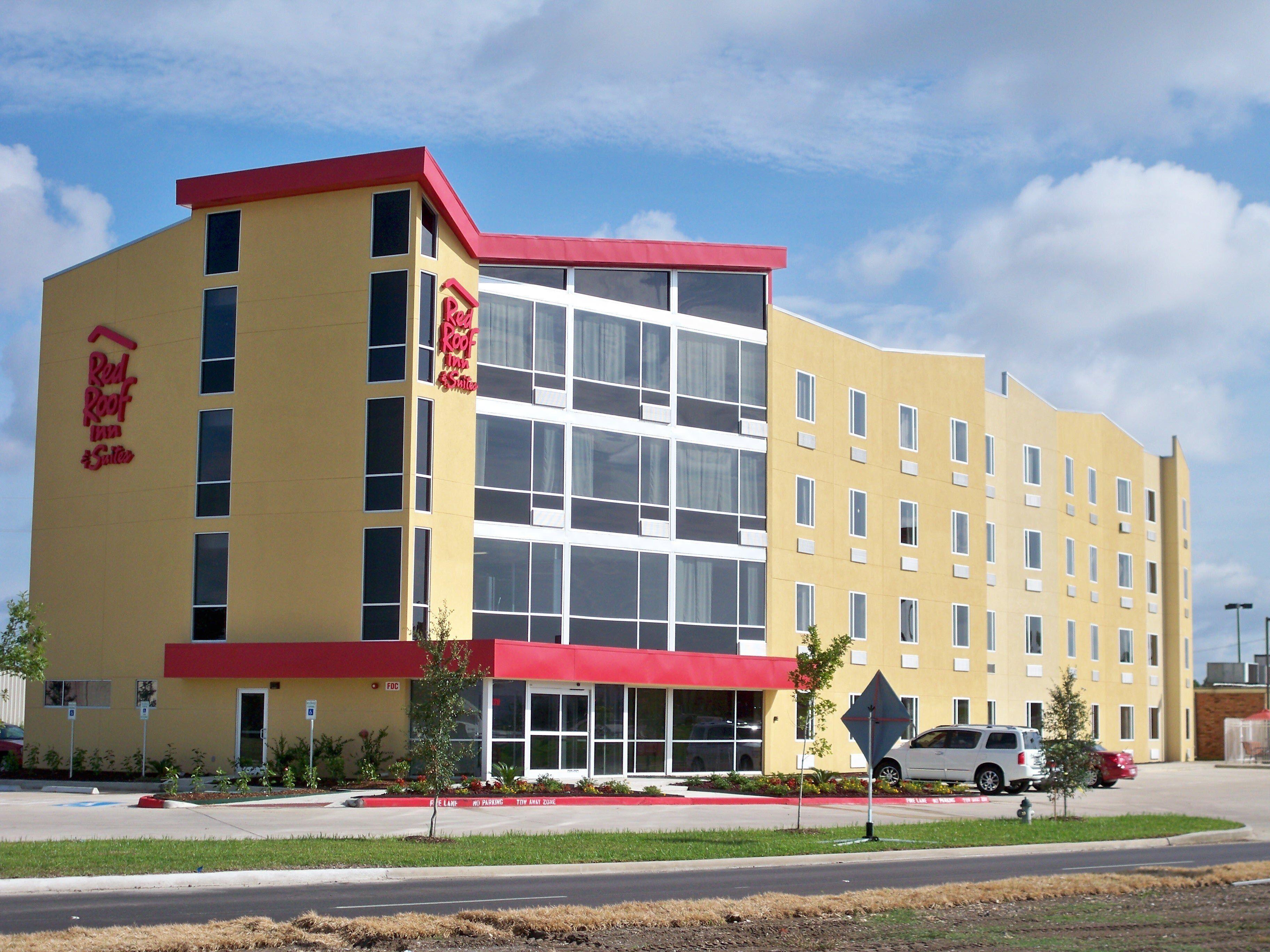 4 Budget Hotels Near McFaddin-Ward House Museum Worth Booking
