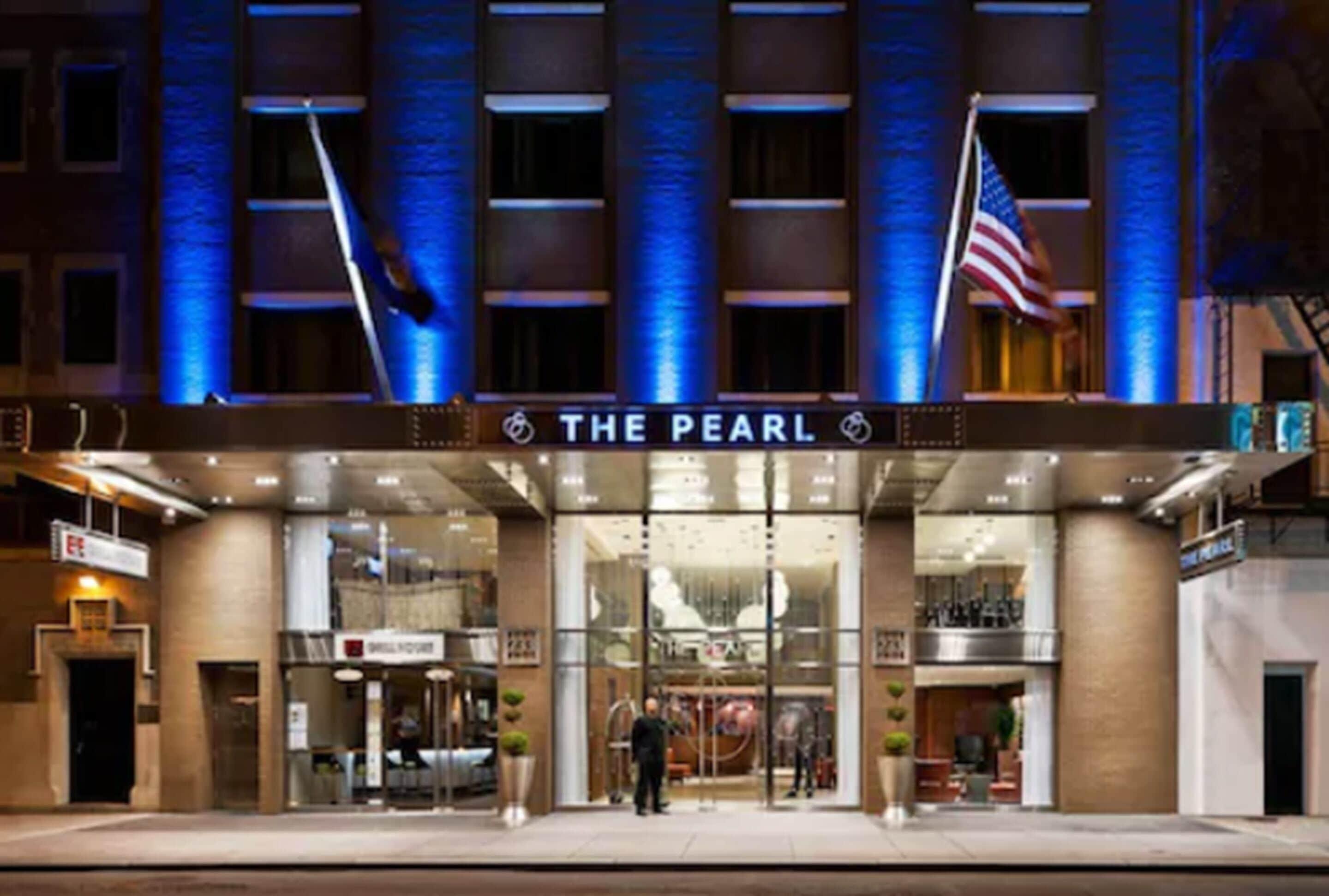 Staying in Manhattan: 15 Romantic Hotels Compared