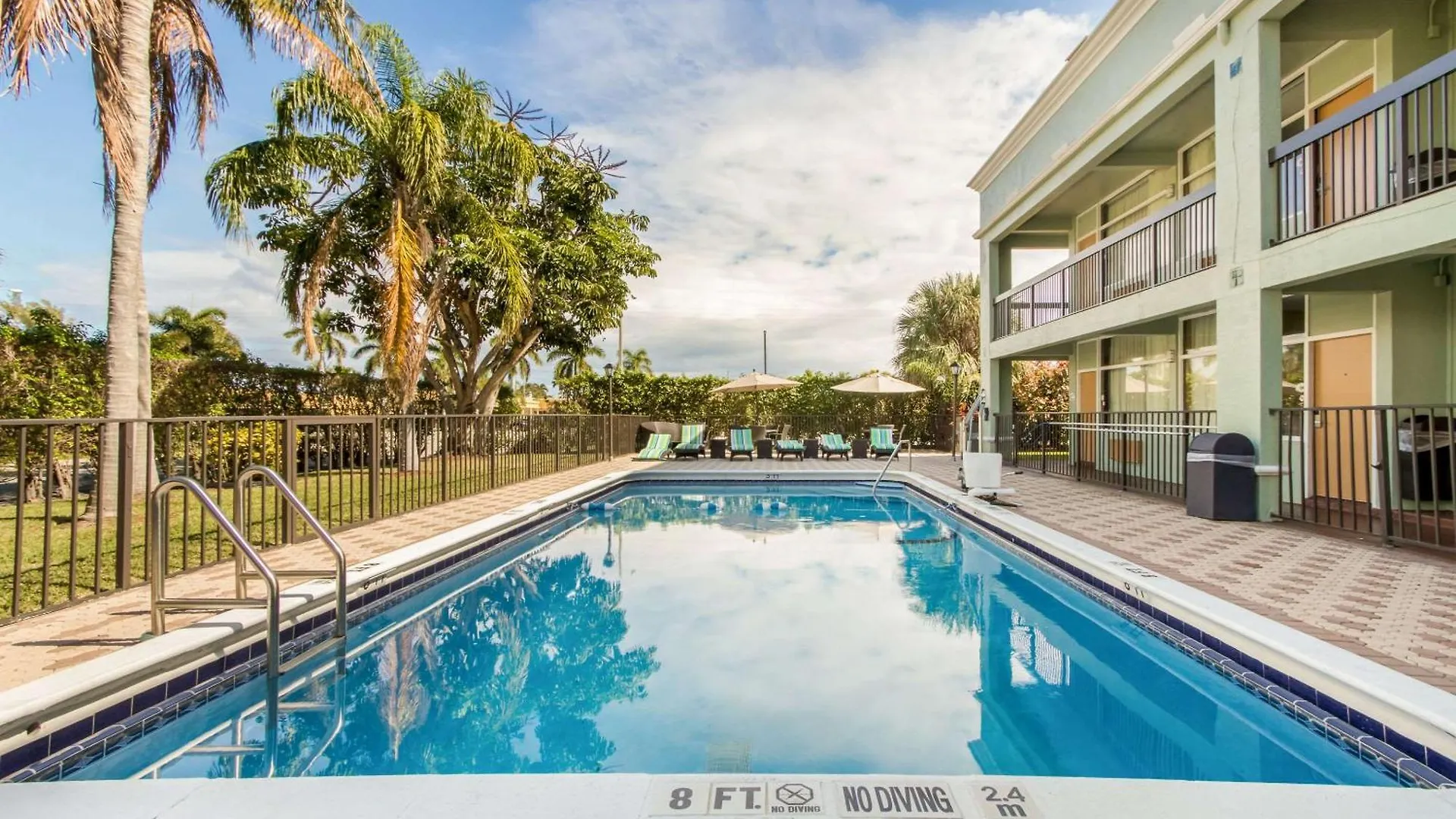 7 Budget Hotels Near Boca Raton Institute Worth Booking