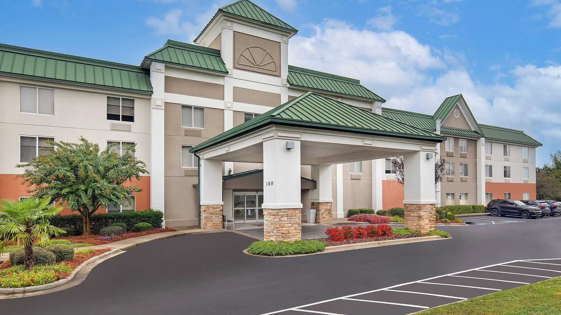 Where to Stay Near Bessemer City Recreation Ofc: 4 Top 3-Star Hotels