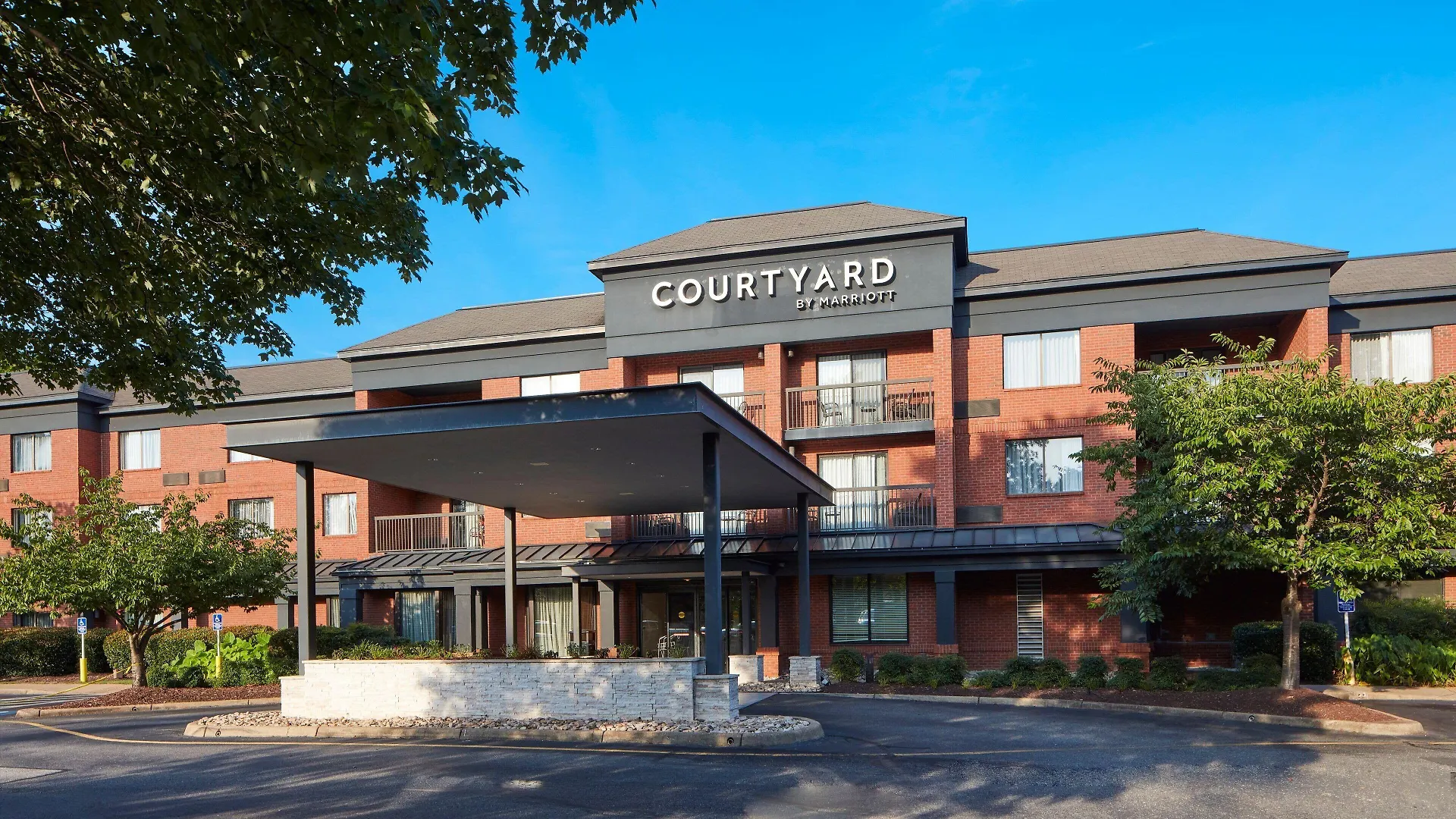 4 Top-Rated 3-Star Hotels Close to Mariners Museum