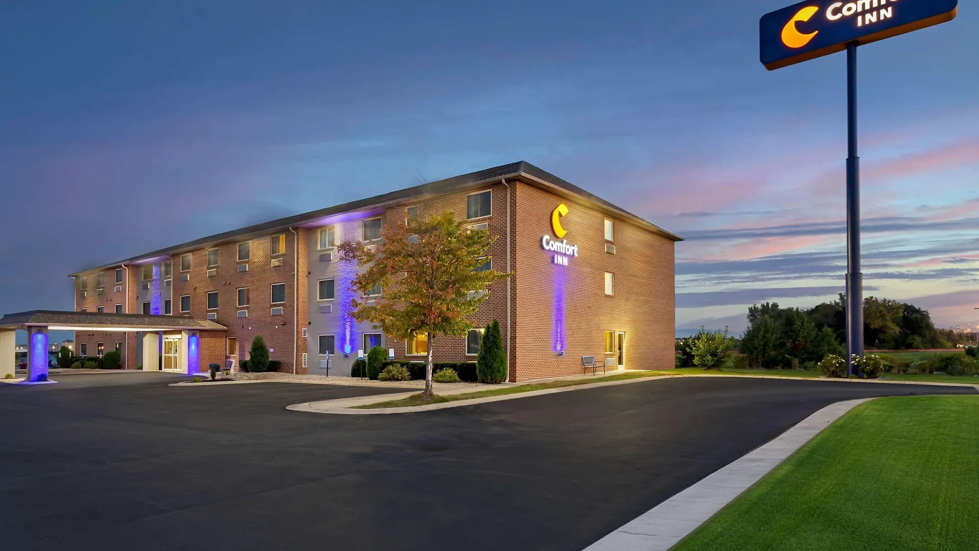 Where to Stay Near Chicago: 4 Best Comfort Inn Hotels