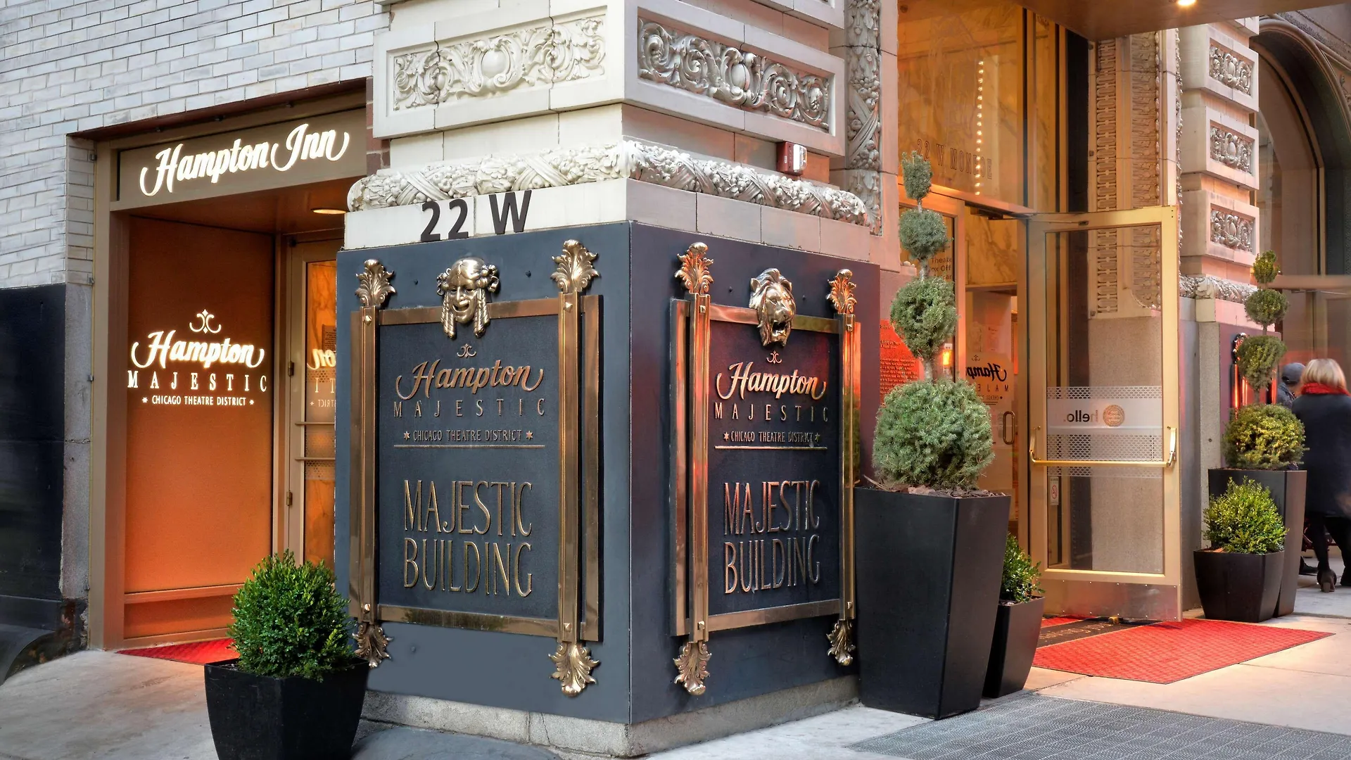 15 Business Hotels in Downtown Chicago That Stand Out