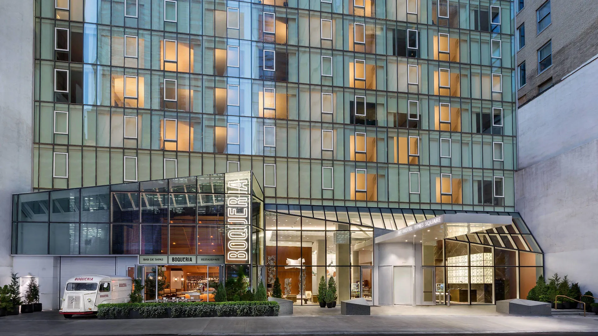 15 Best Business Hotels in Times Square for Work Trips