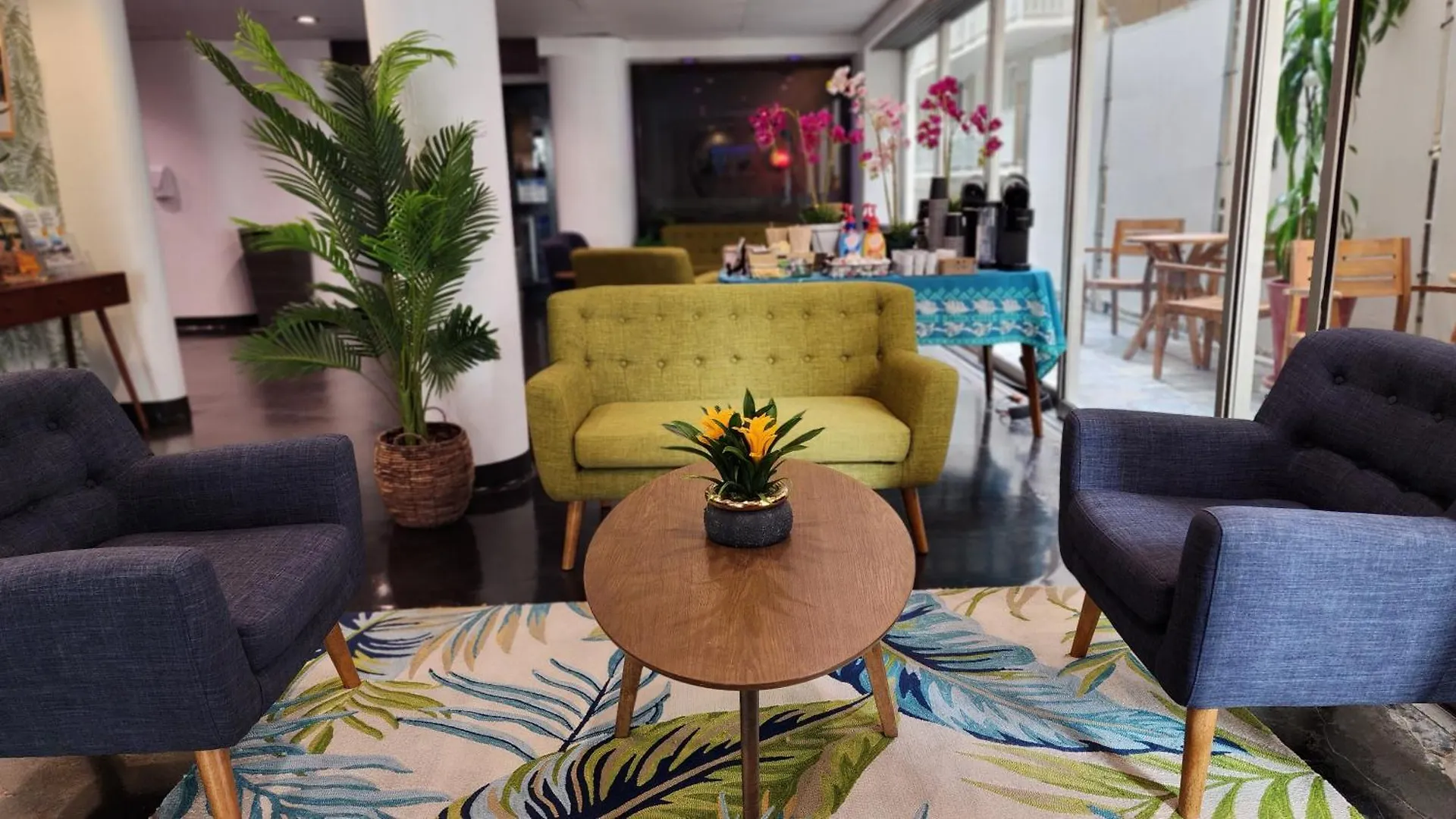 13 Smart Design Hotels in Waikiki Worth Booking