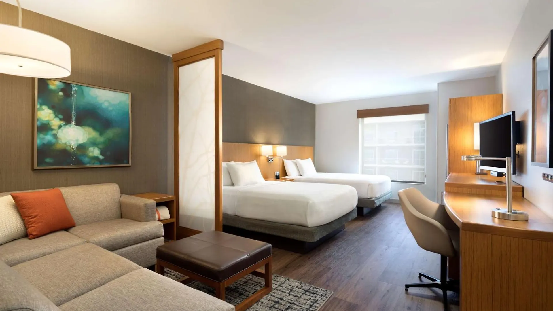 14 Top-Rated Central Hotels in 6th Street, Austin