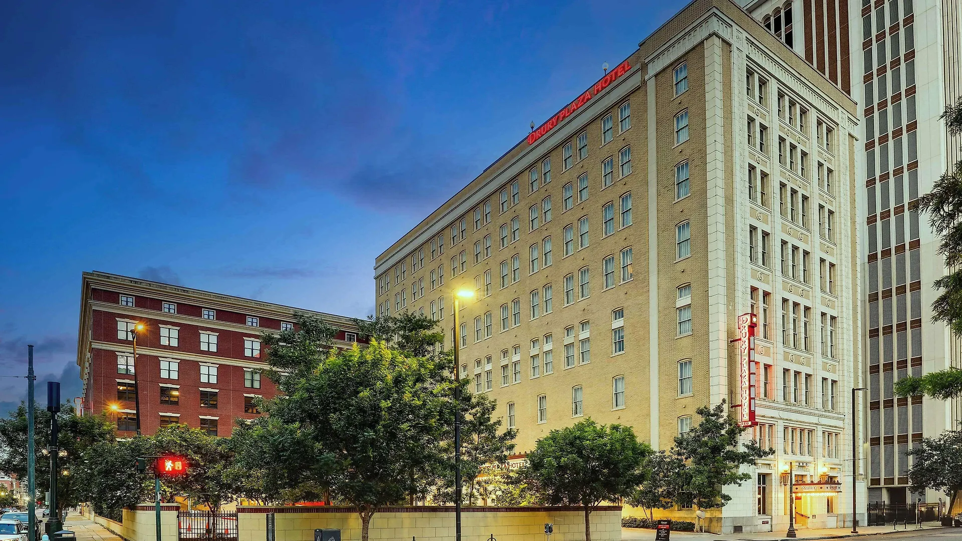 Staying in Downtown New Orleans: 13 Family Hotels Compared
