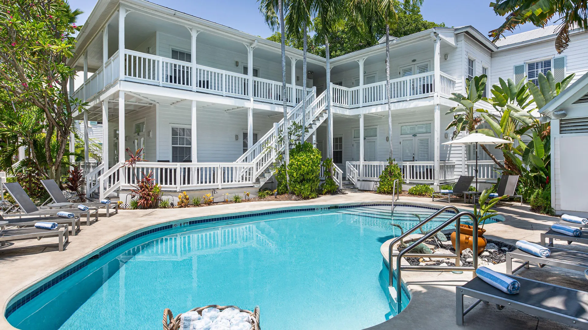 6 Romantic Hotels in Duval, Key West for Couples