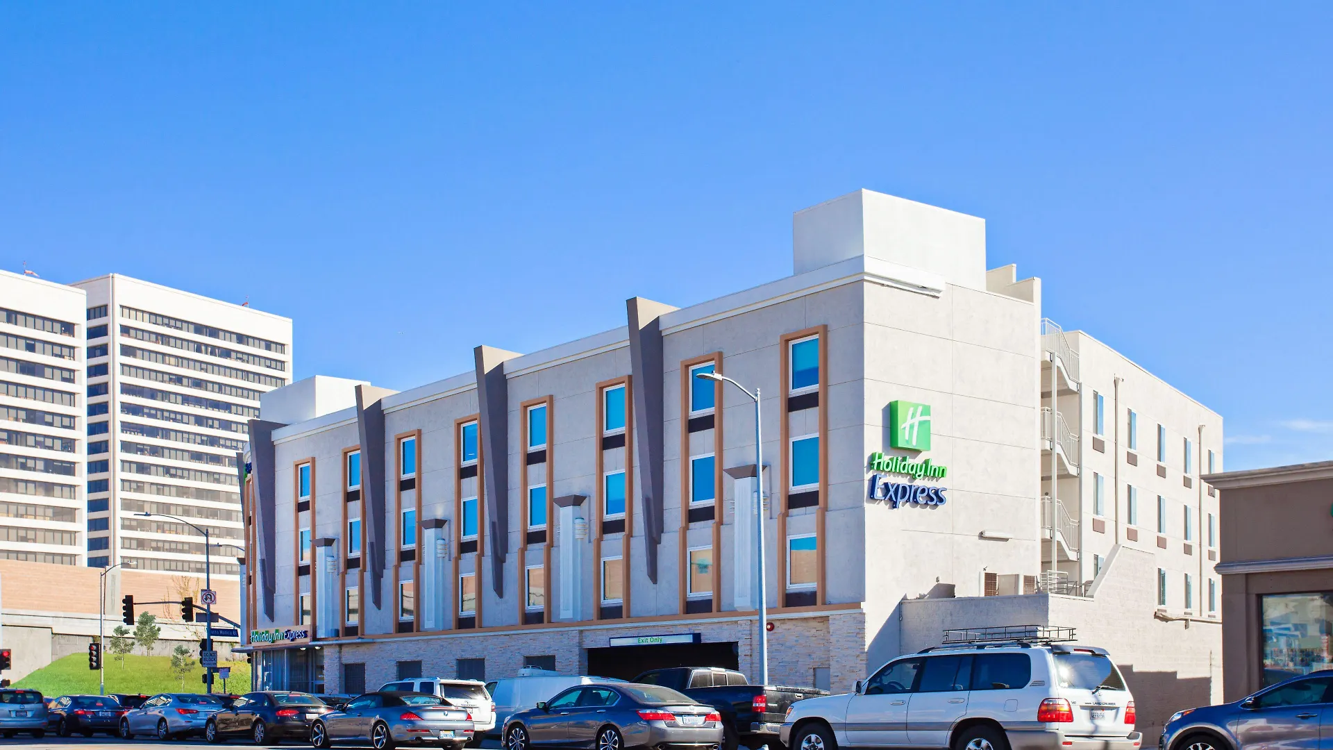 Where to Stay for Work: 7 Business Hotels in West Los Angeles