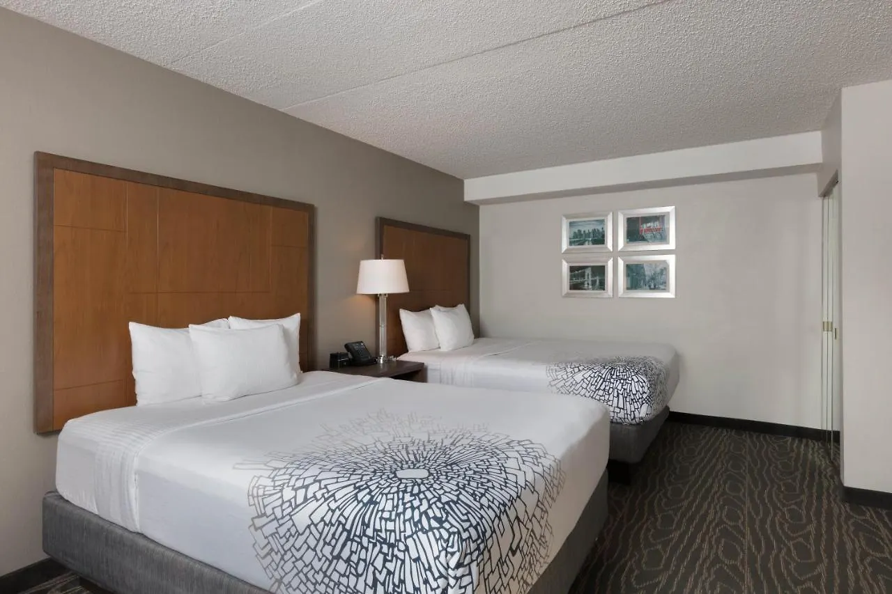 15 Business Hotels Near Broadway for Your Next NYC Work Trip