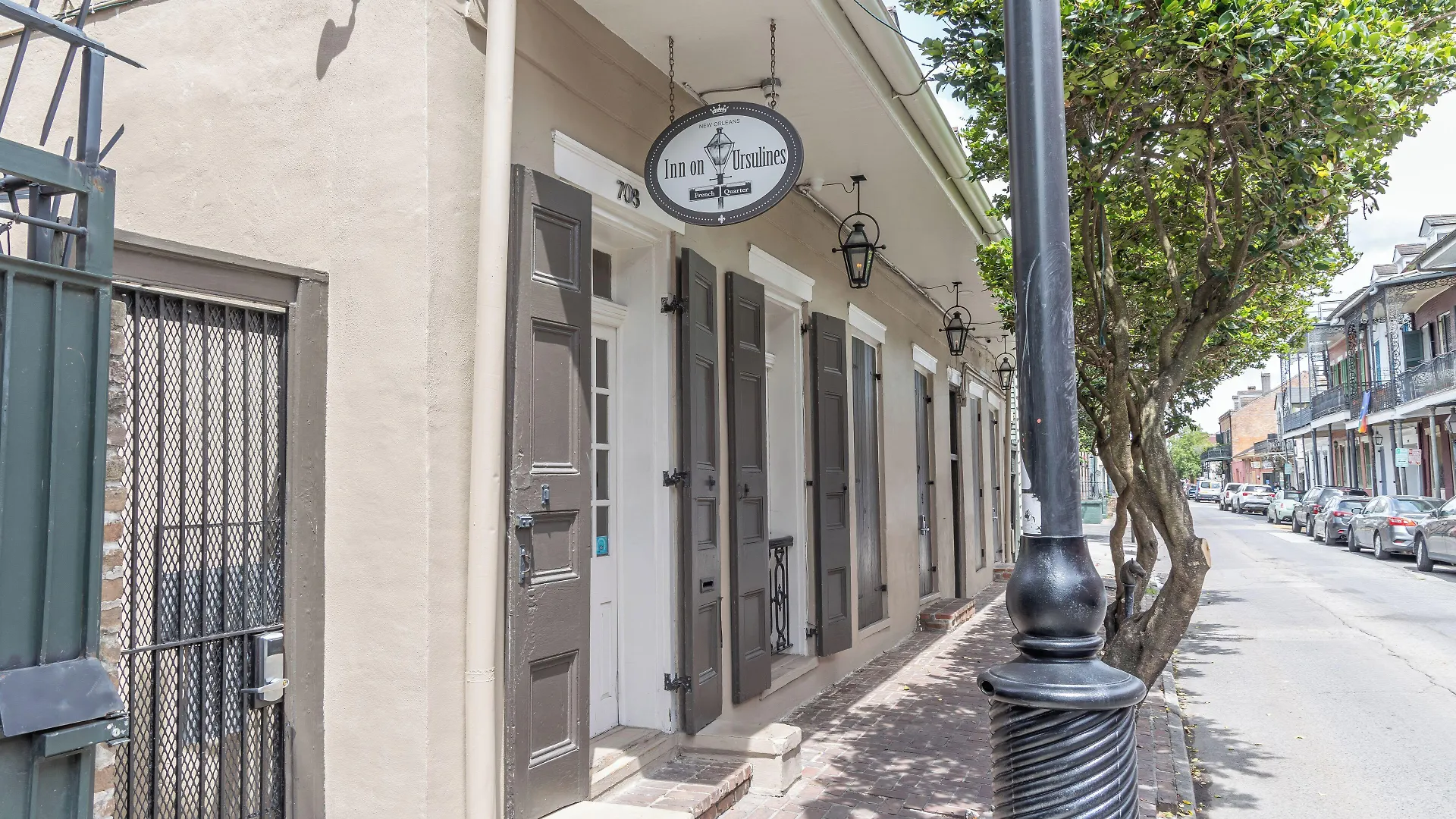 15 Smart Central Hotels Near Royal Street Worth Booking