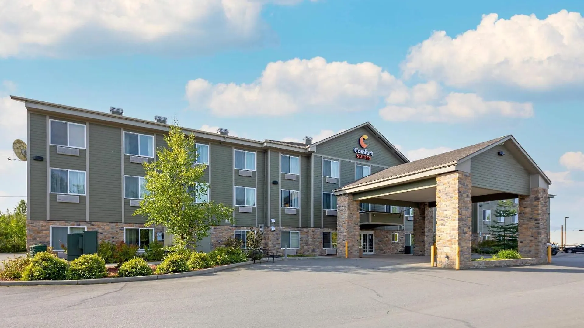 15 Airport Hotels Near Arctic Diamond Studio That Deliver