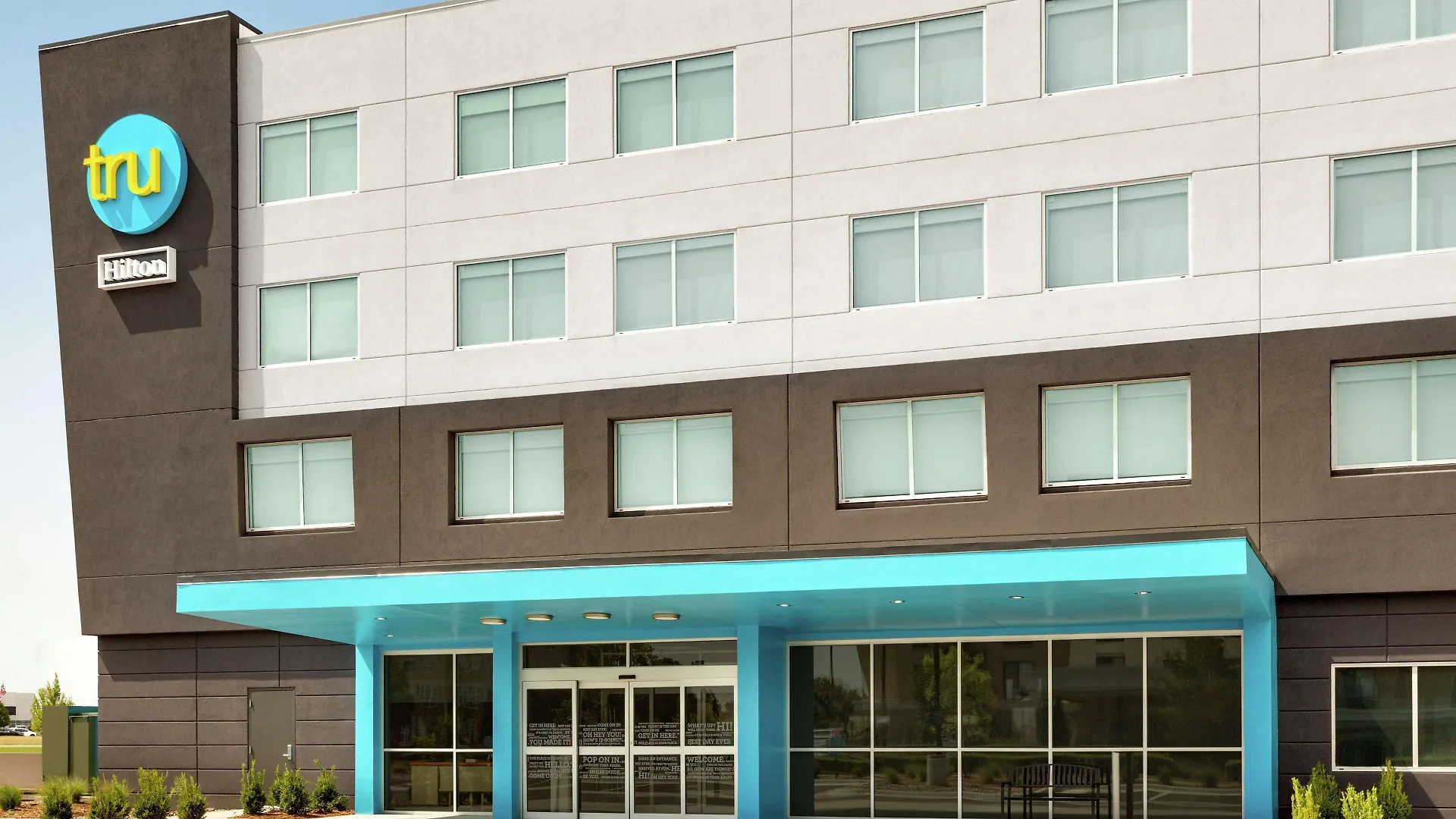 12 Business Hotels Near Henry Levitt Arena for Productive Stays