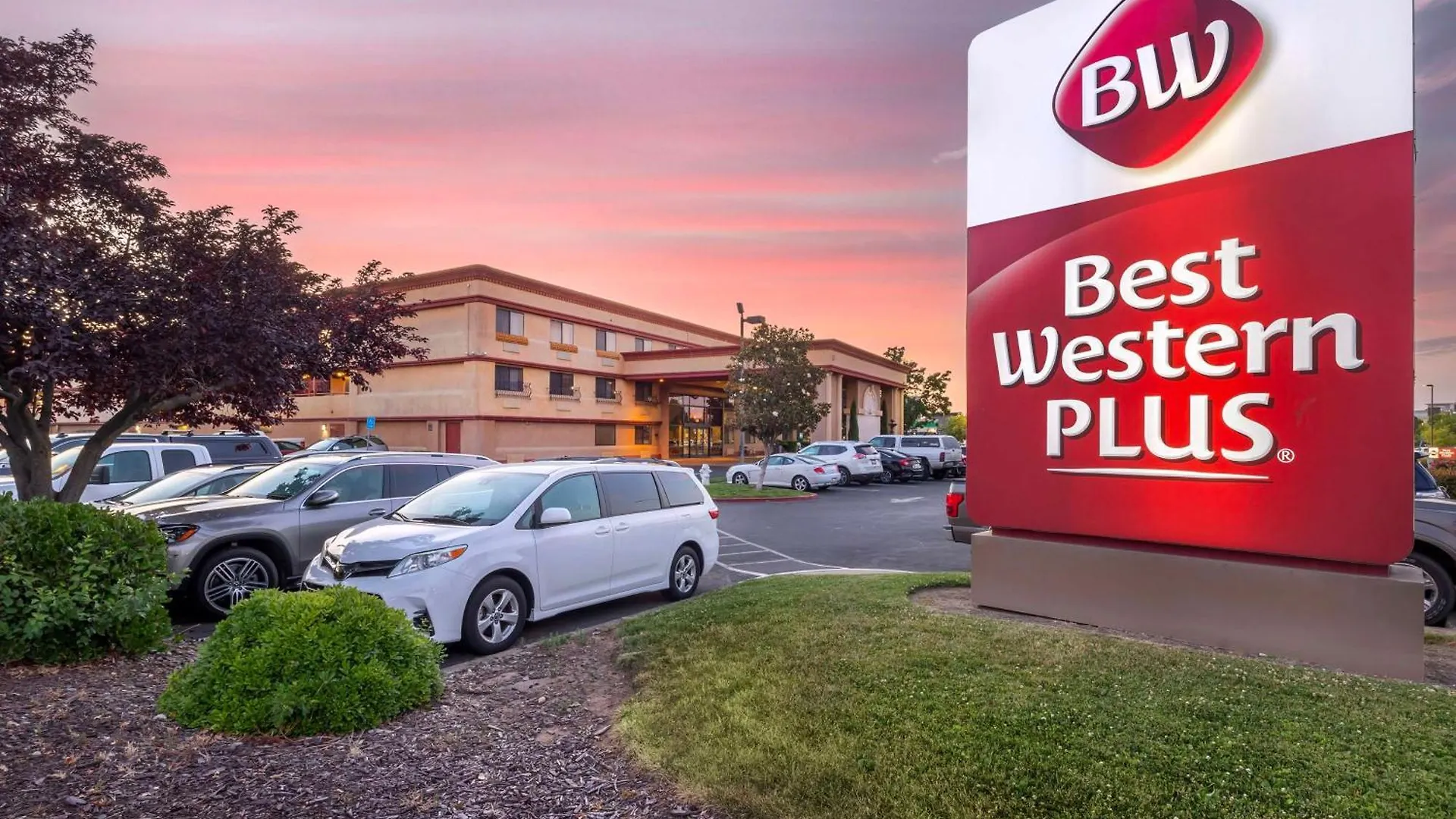 15 Best Western Plus Hotels in California and Nevada for Every Trip