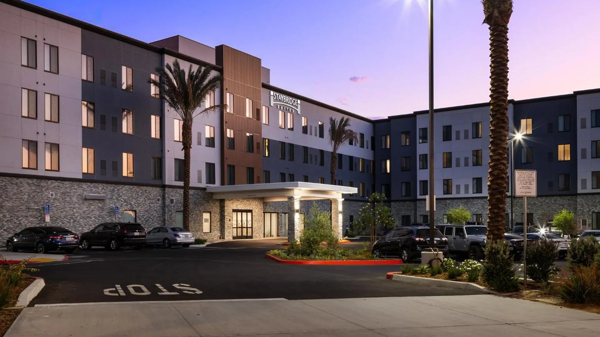 Where to Stay for Work: 15 Best Business Hotels in Southern California