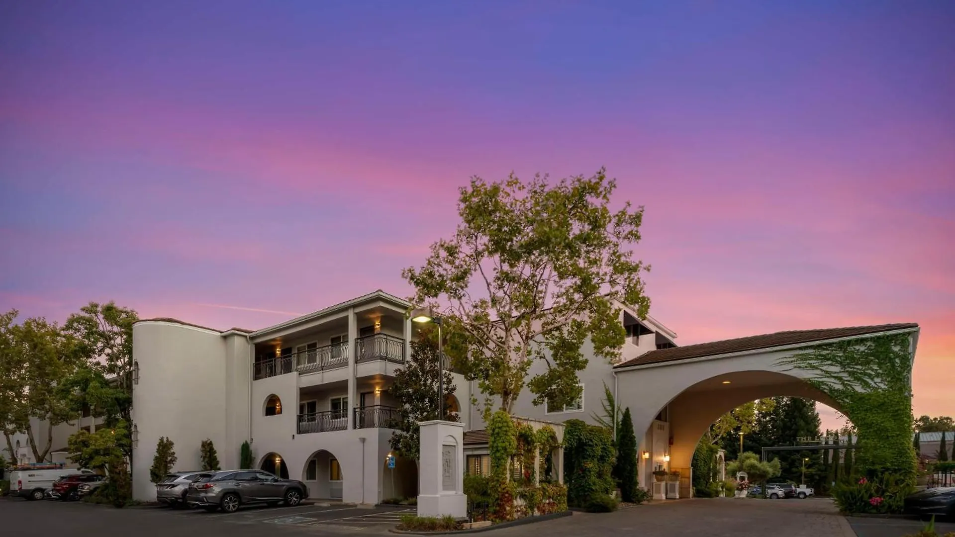 15 Best Resort Hotels in California and Nevada for Every Traveler