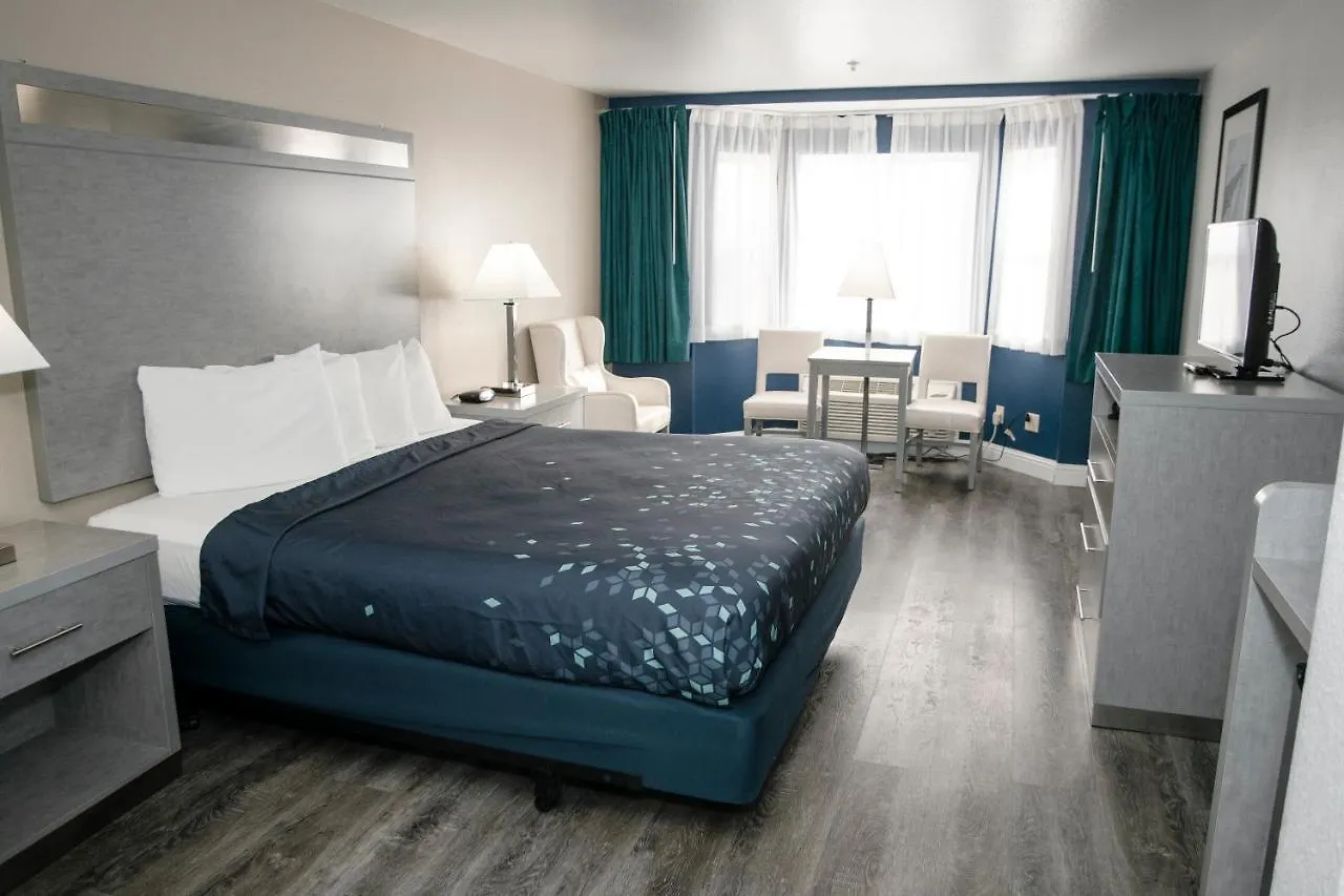 15 Smart Beach Hotels in California Worth Booking