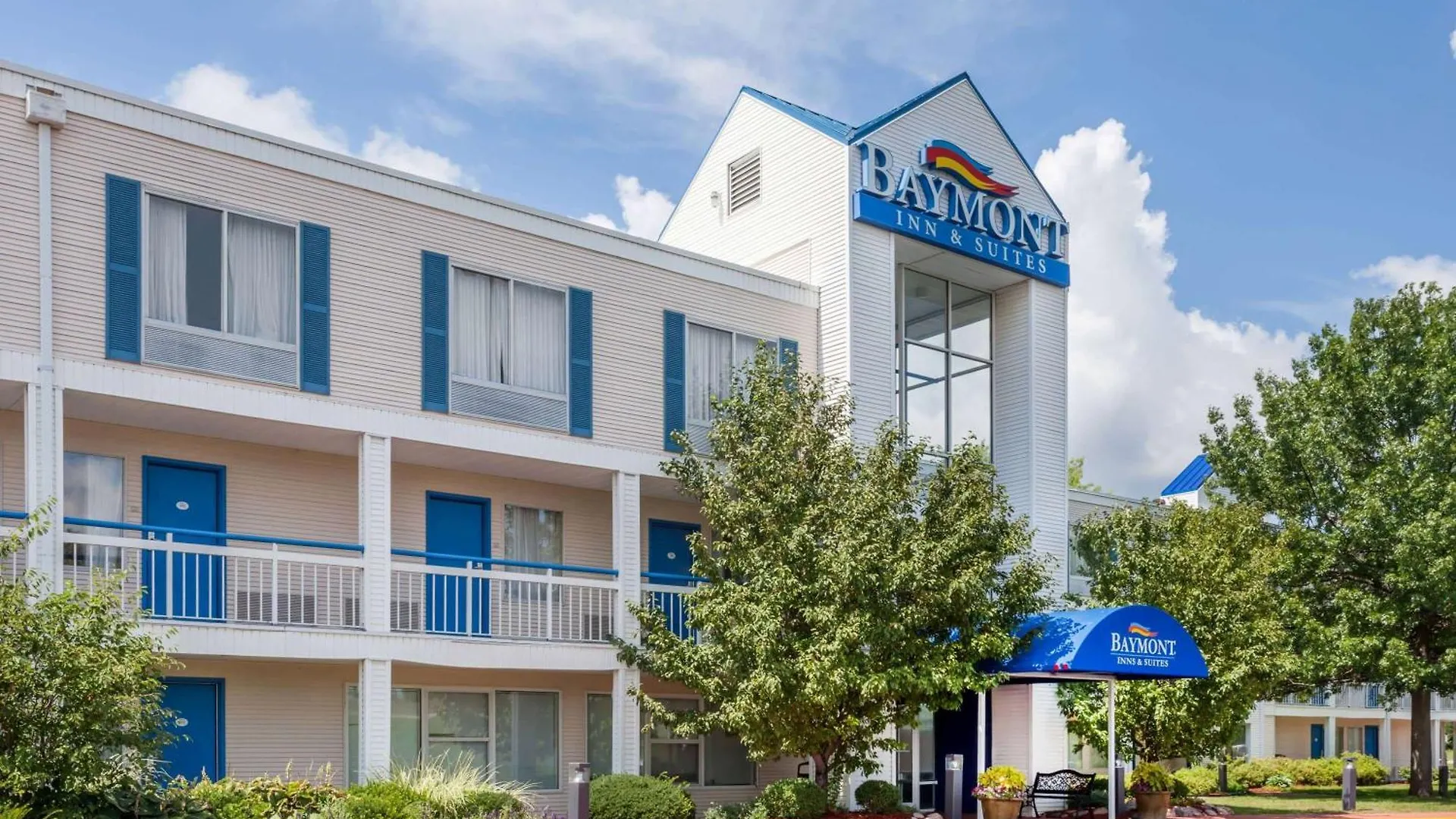 15 Business Hotels in Illinois That Deliver on Work and Comfort
