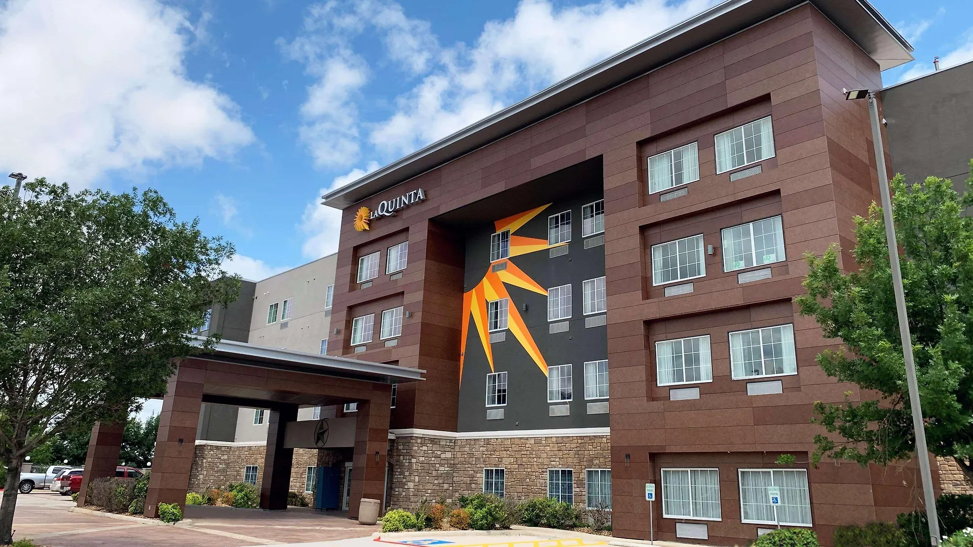 13 Budget Hotels in Texas Hill Country for Smart Travelers