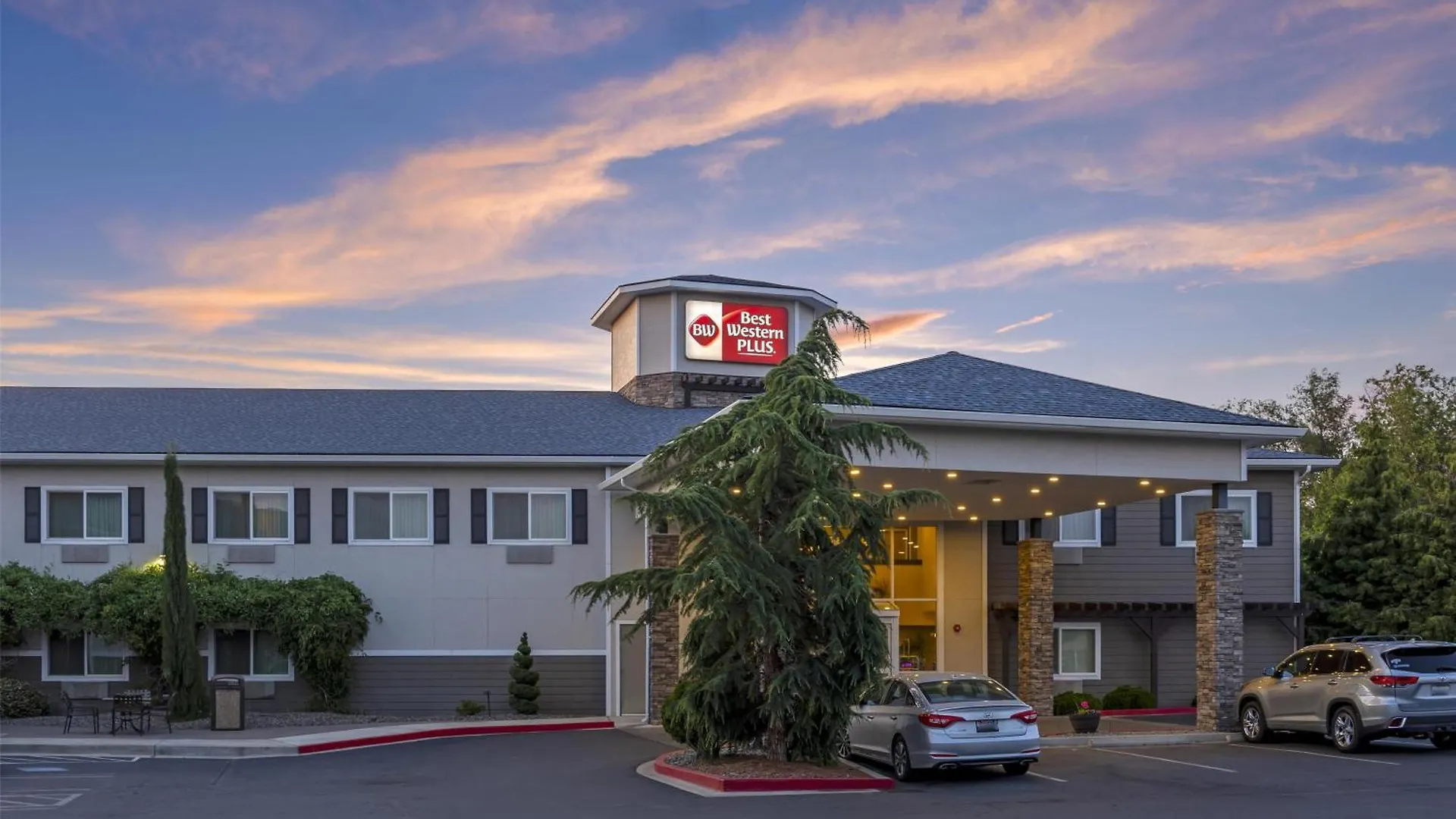 Where to Stay for Work: 15 Best Business Hotels in Washington State
