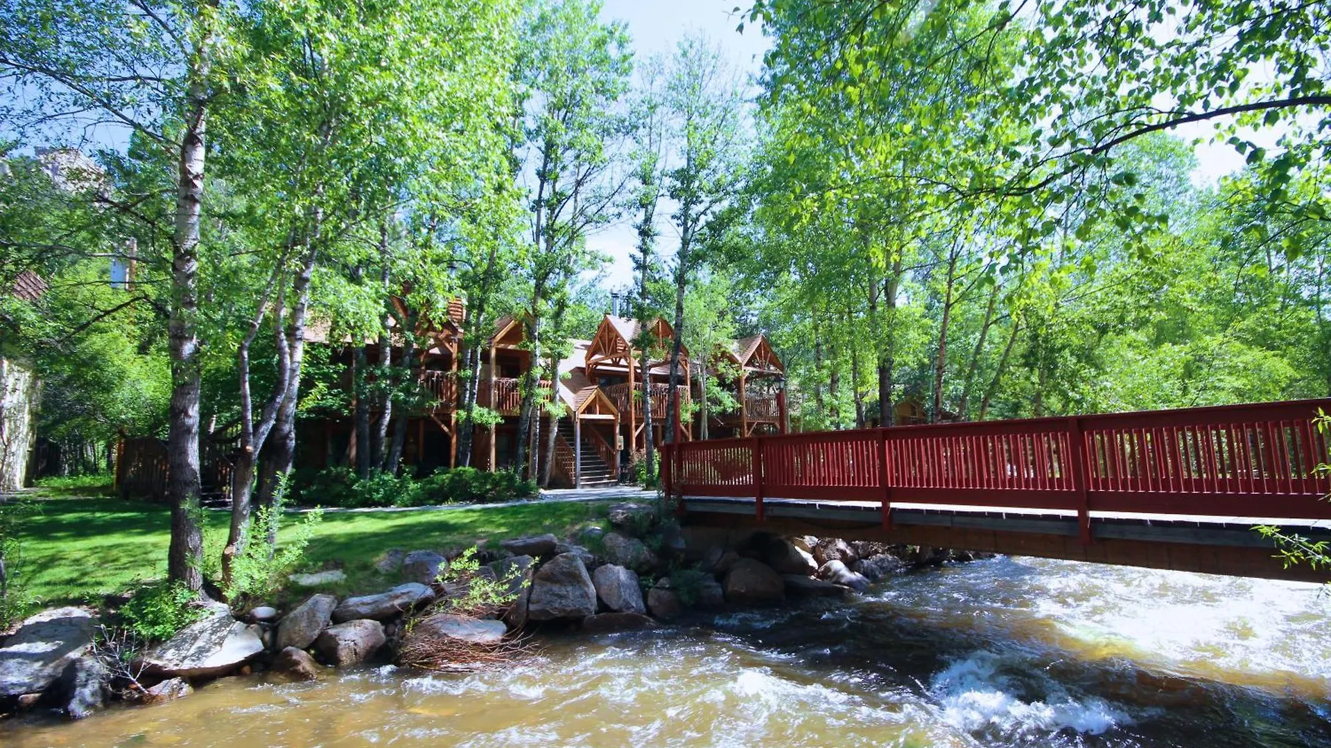 14 Top-Rated Family-Friendly Hotels in Colorado
