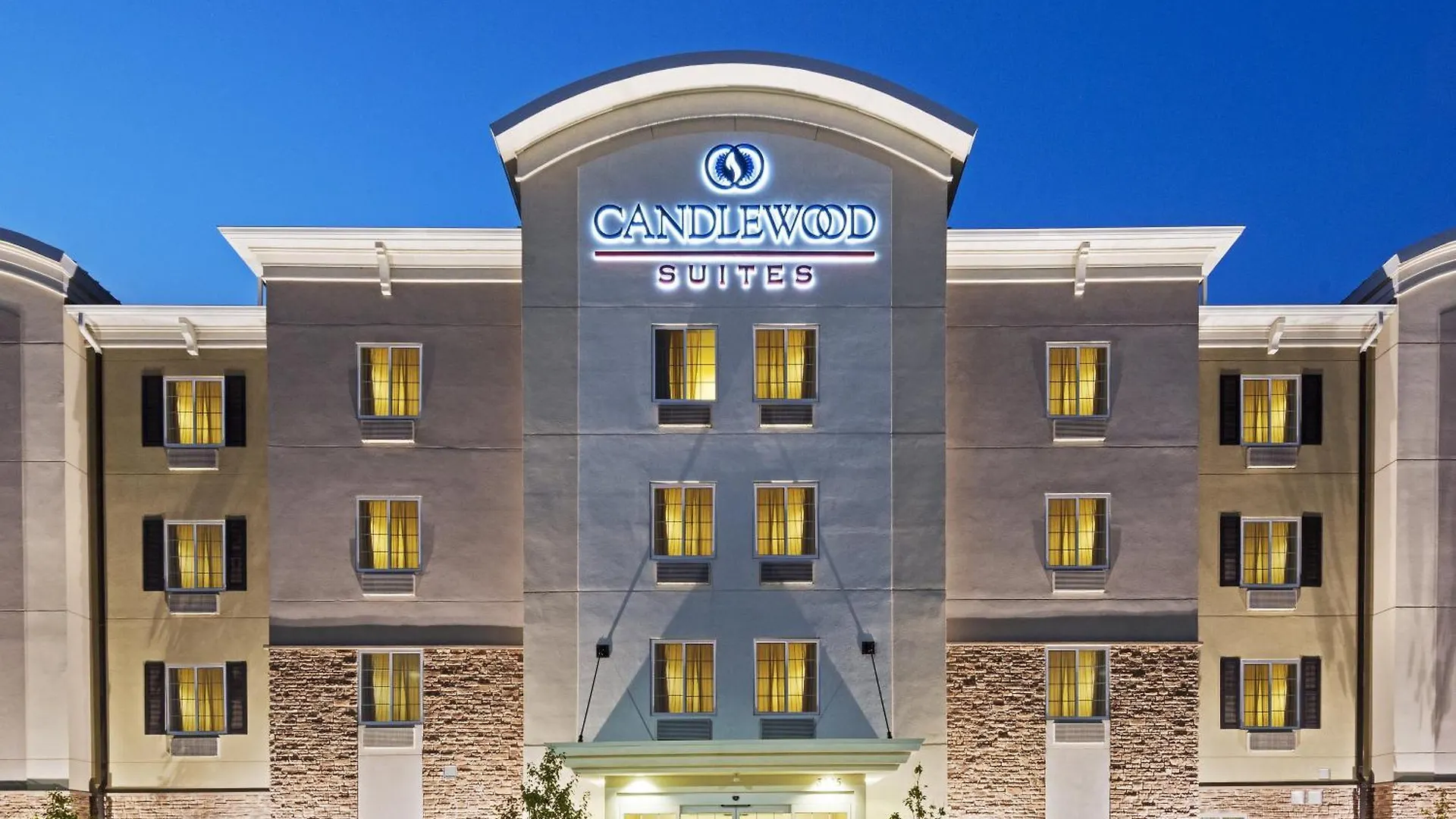 Staying In Georgia: 15 Family-Friendly Hotels Compared