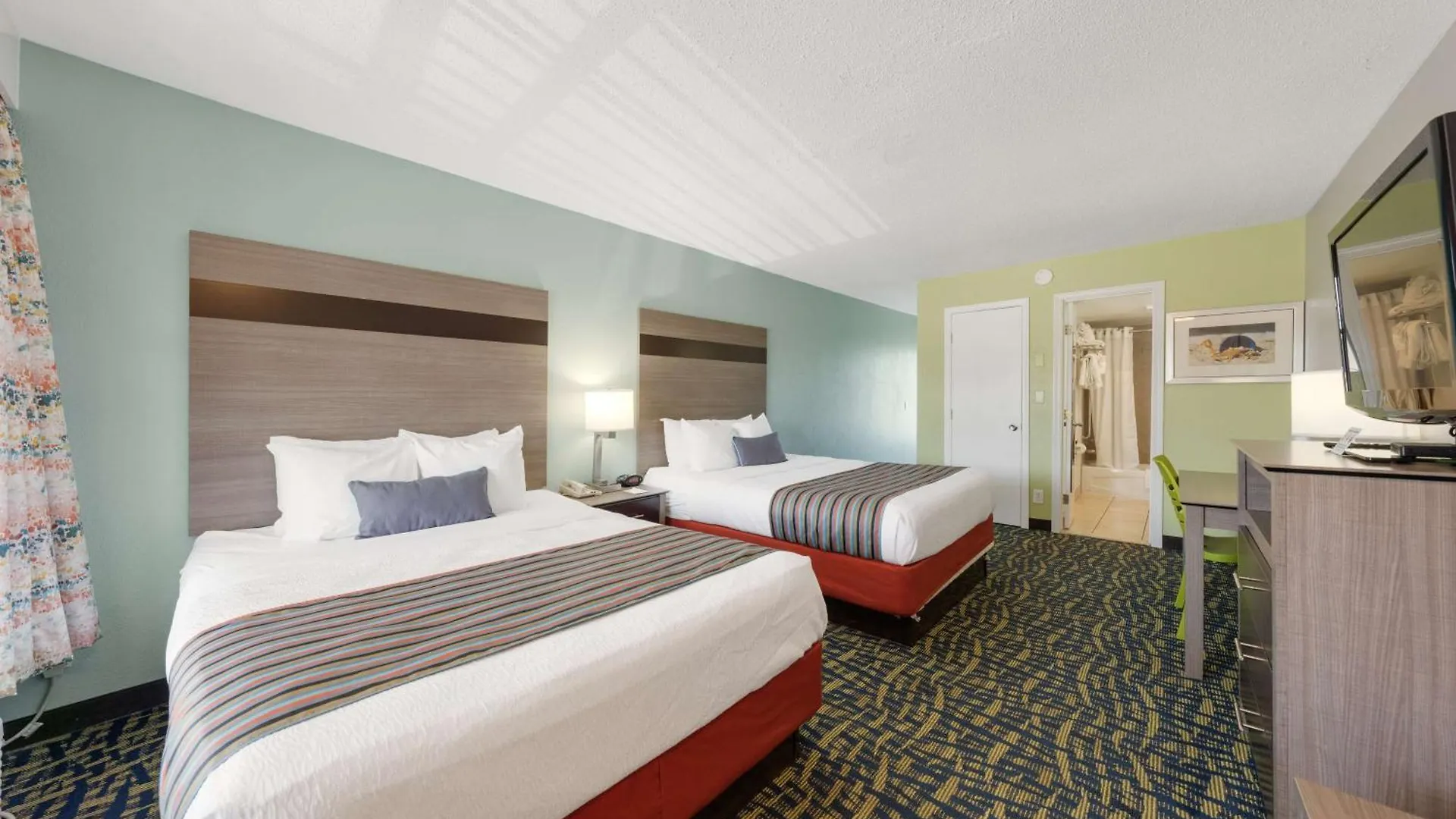 Staying In Virginia: 13 Beach Hotels Compared