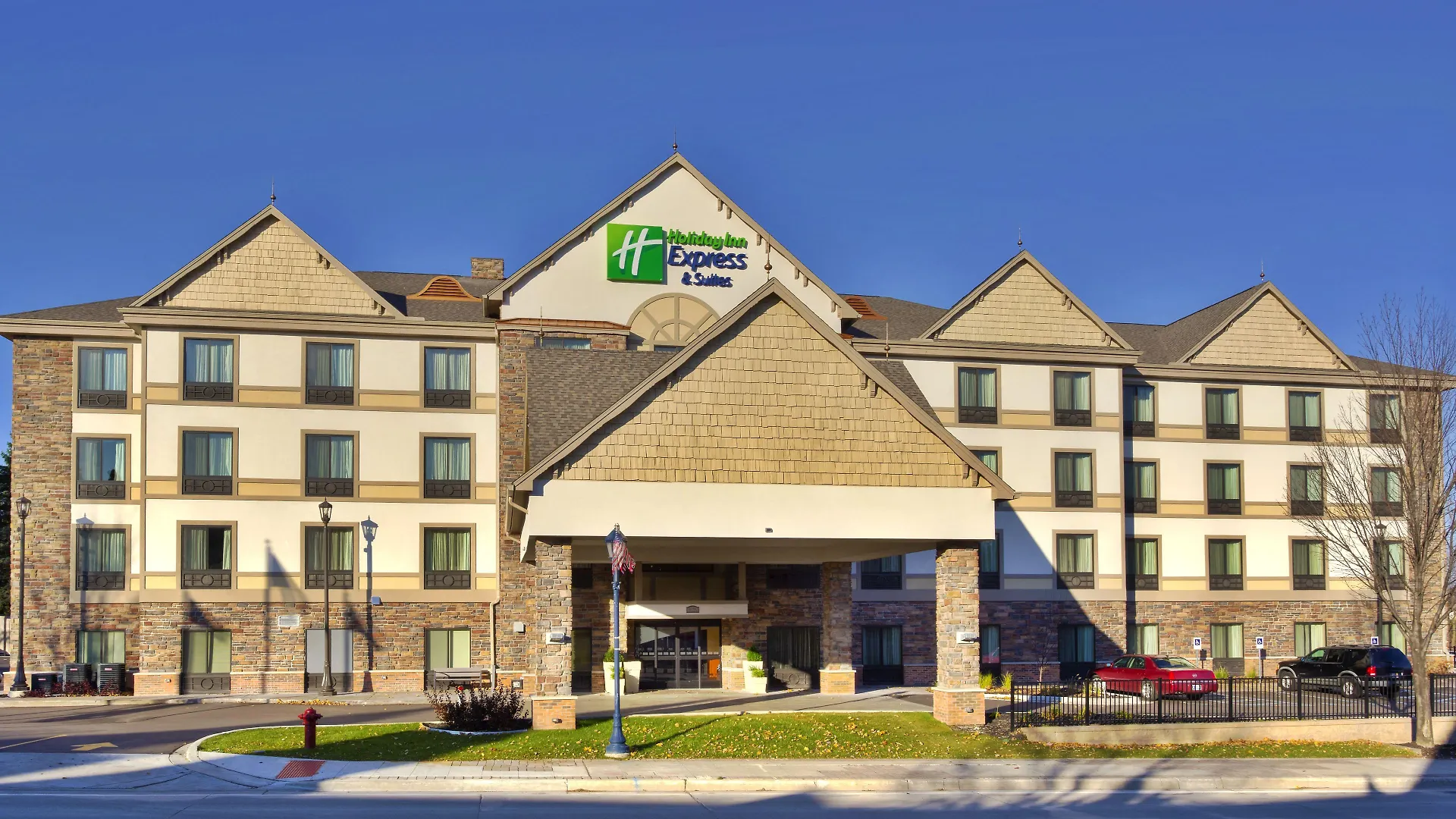 11 Romantic Hotels in Michigan That Couples Actually Love