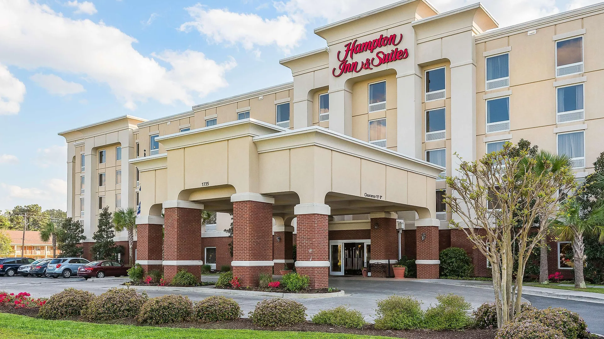 15 Smart Hotels In The United States Worth Booking For Location