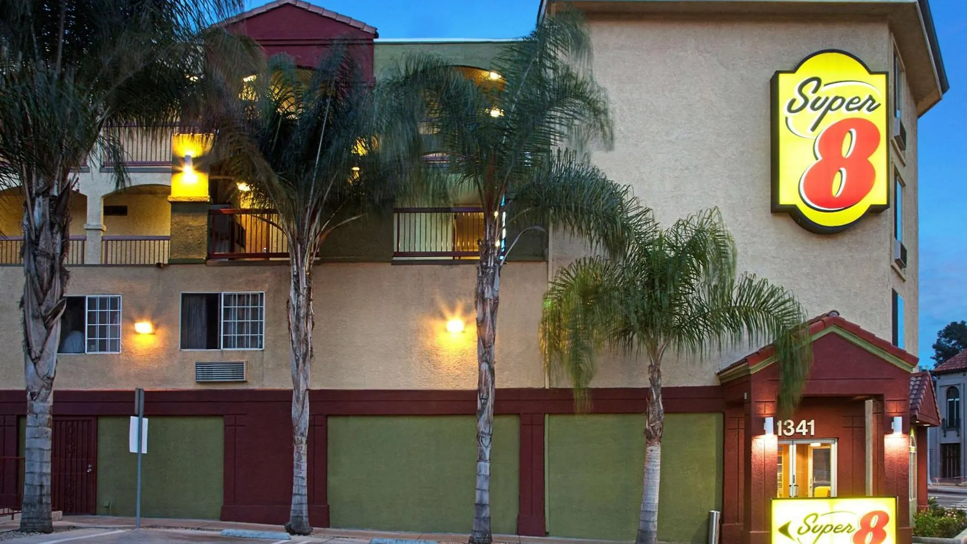 5 Budget Hotels Near the Museum of Death Worth Booking