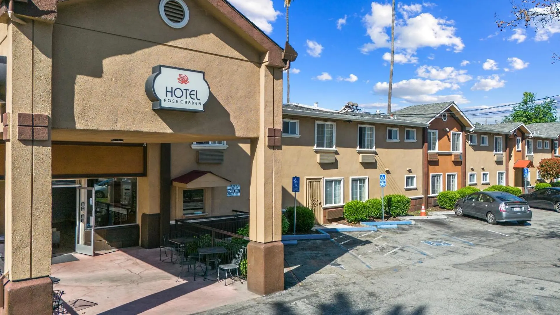 4 Airport Hotels Close to Santa Clara Park Svc Ctr