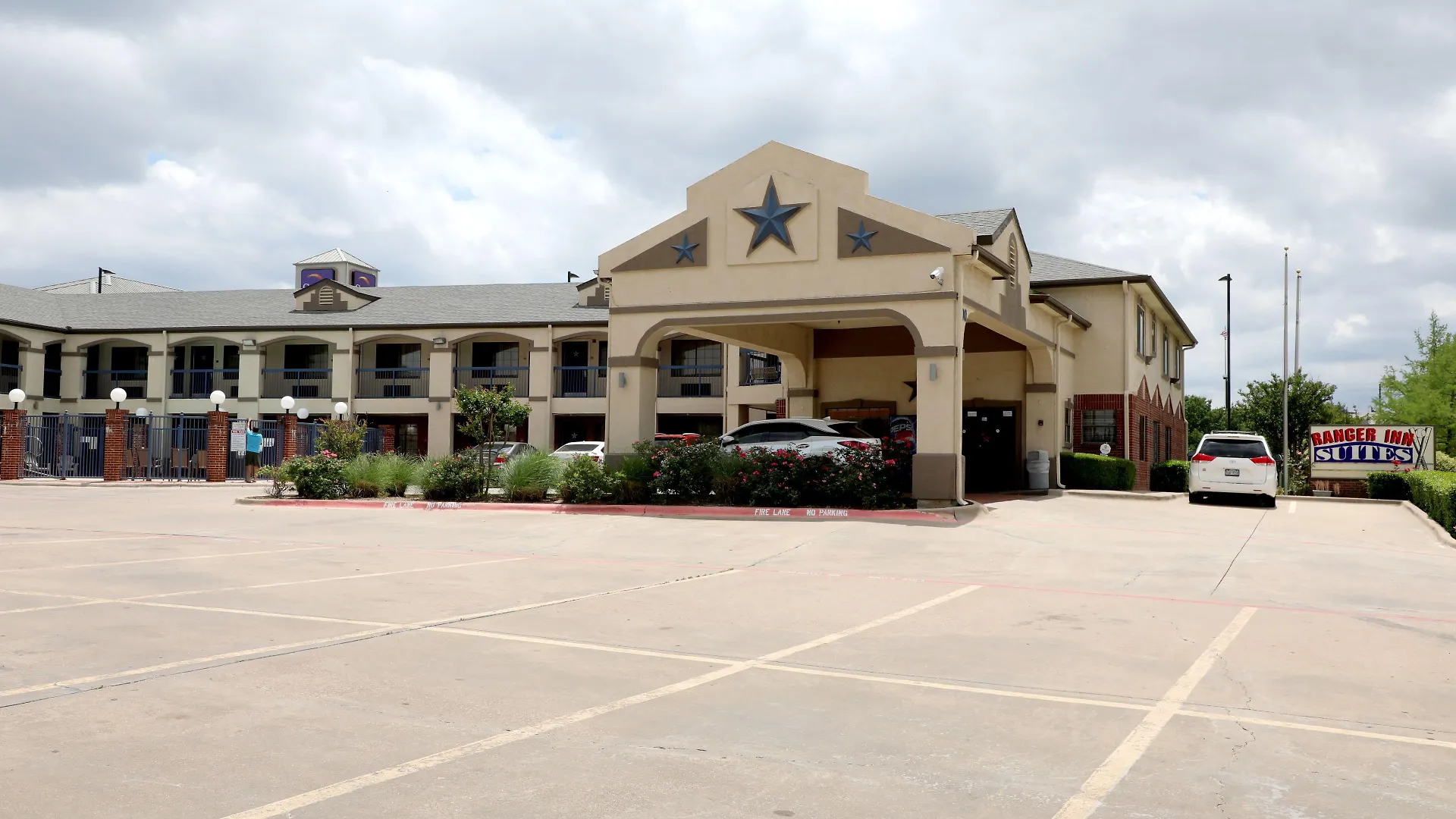 6 Budget Hotels Near Verizon Theatre at Grand Prairie Worth Booking