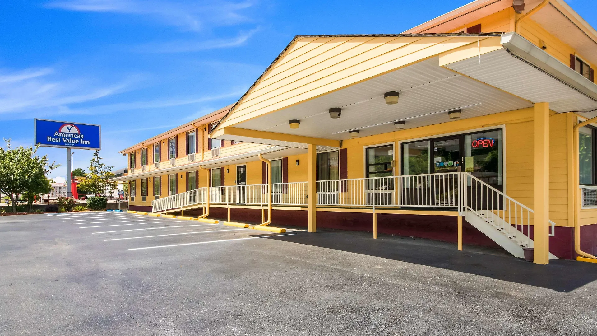 Staying In Georgia: 15 Budget Motels Honestly Compared
