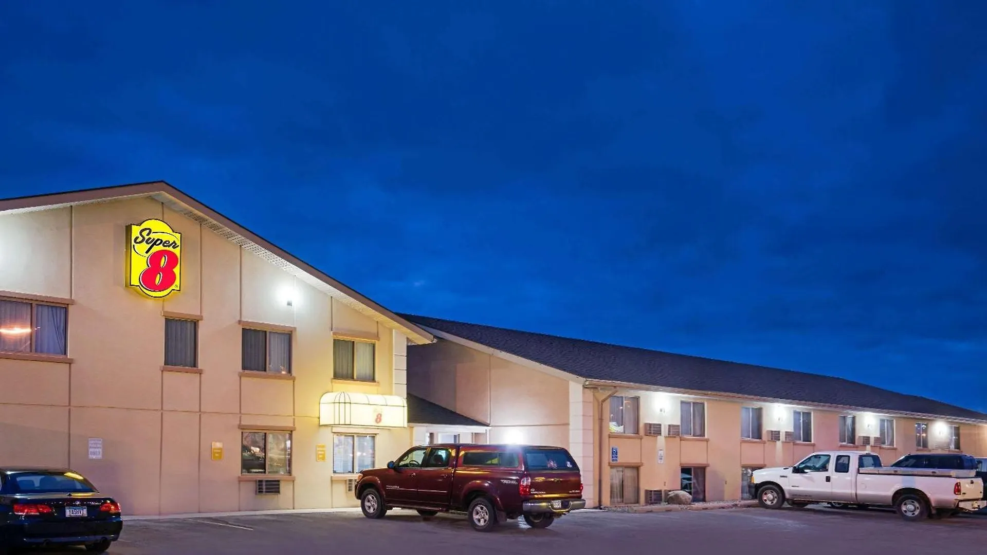 Staying In Minnesota Solo: 15 Hotels Compared for Independent Travelers