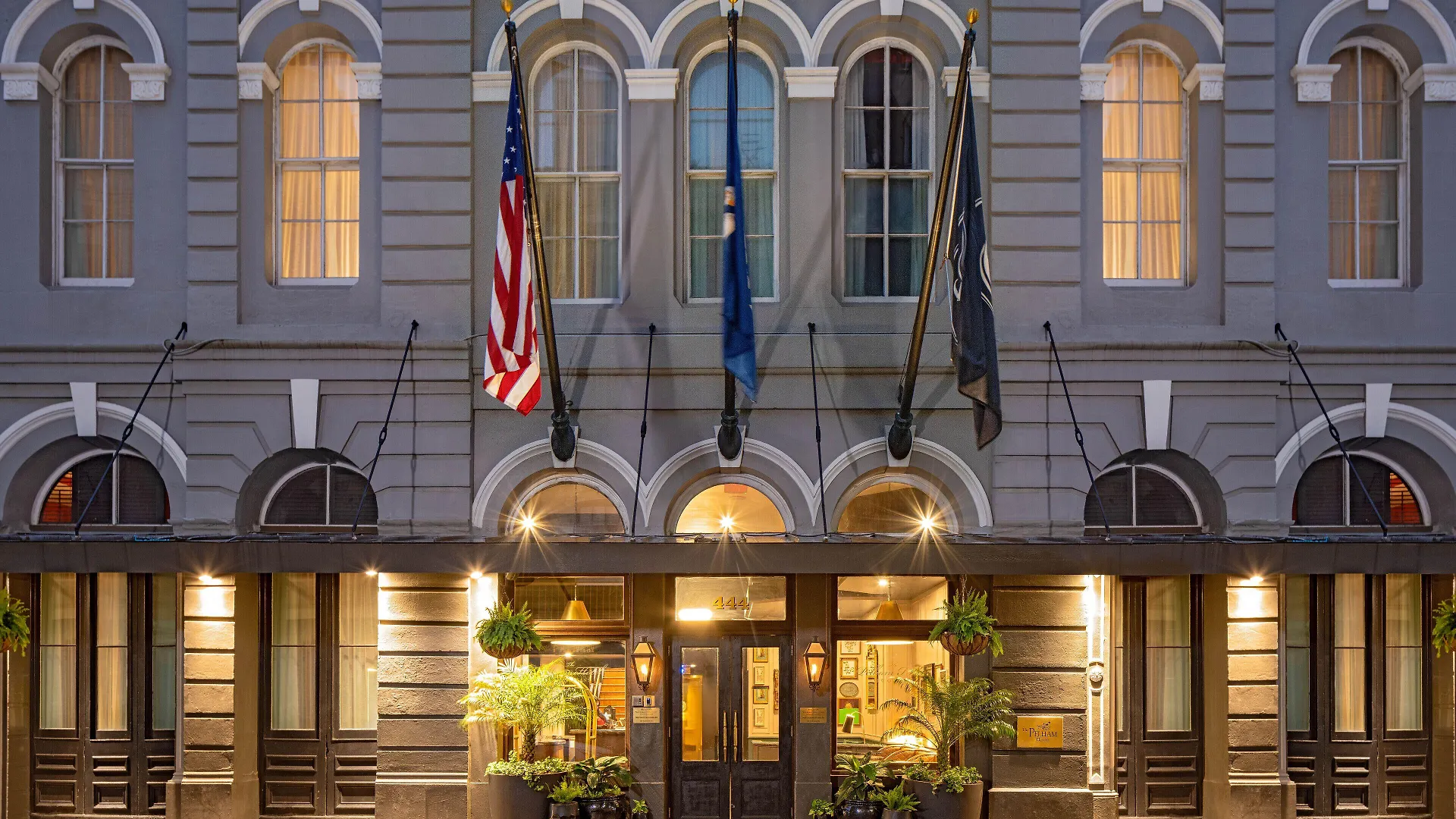 Royal Street New Orleans: Central Hotels Compared by Walk Time