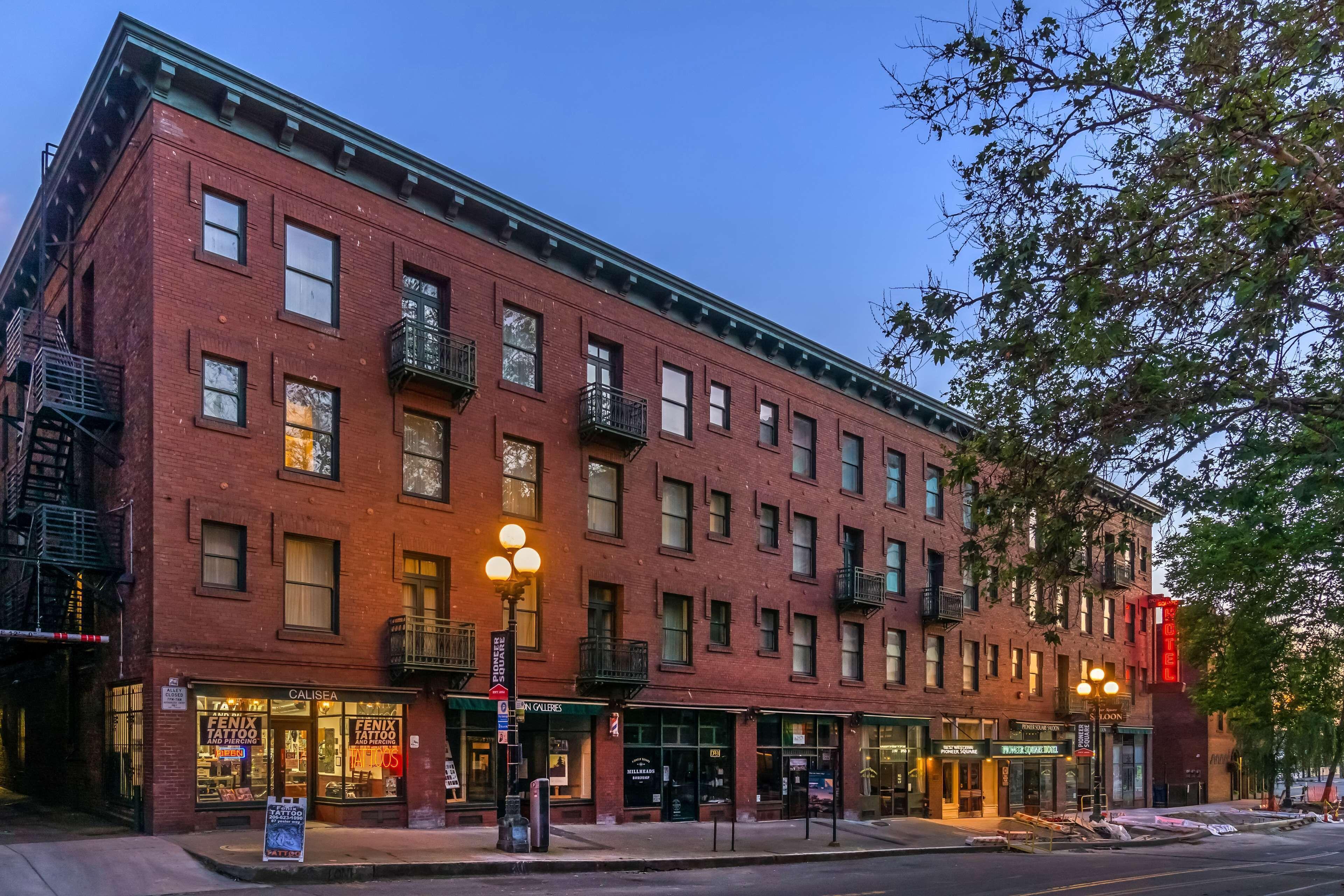 15 Romantic Hotels in Downtown Seattle That Deliver
