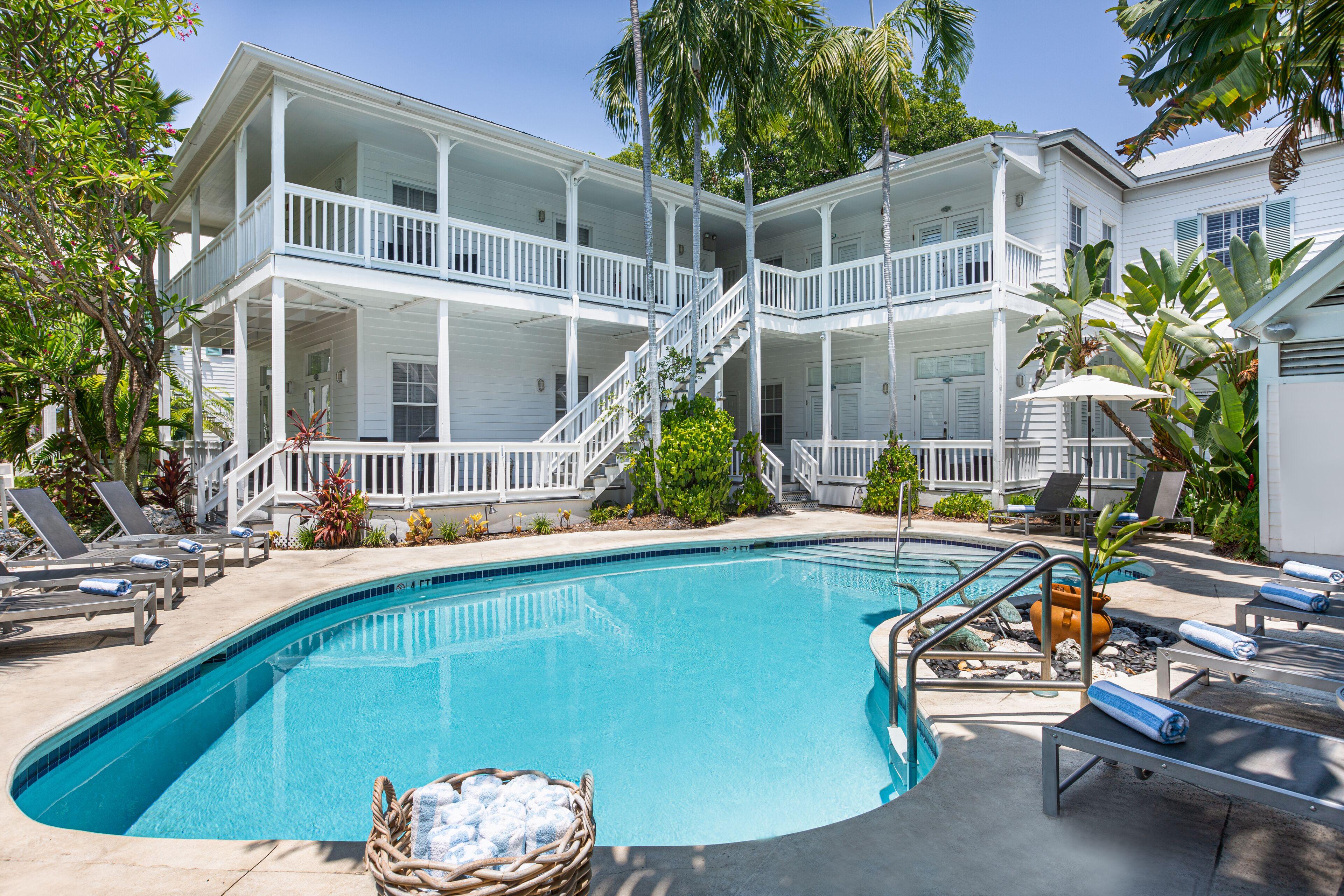 6 Romantic Hotels in Duval, Key West for Couples