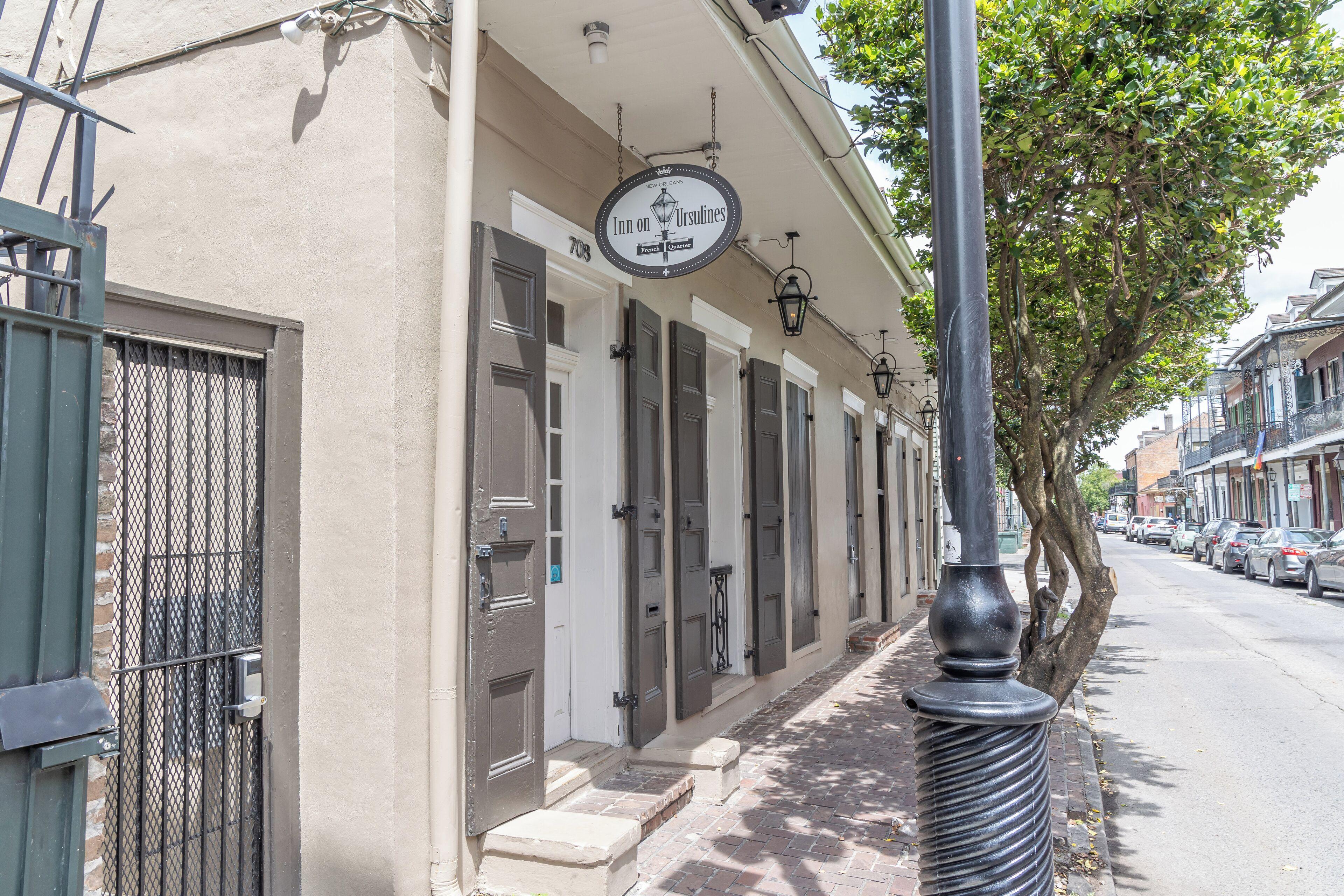 15 Smart Central Hotels Near Royal Street Worth Booking