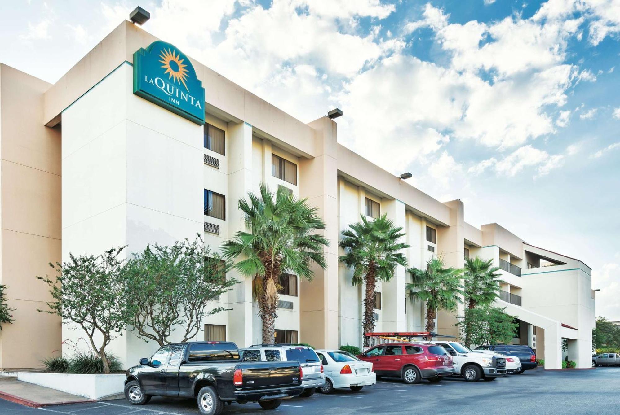 15 Top-Rated Cheap Hotels Close to Pan American Playground