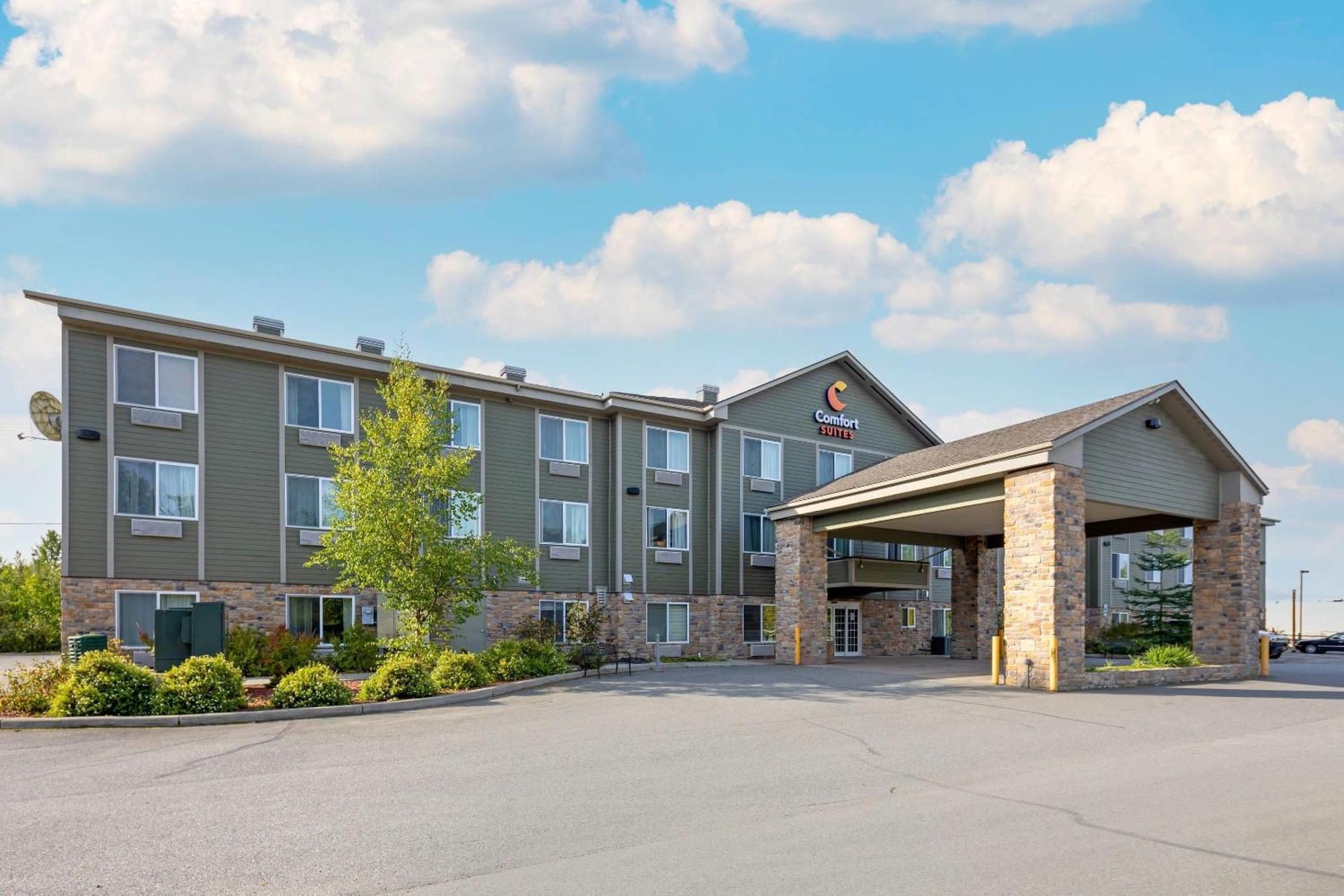 15 Airport Hotels Near Arctic Diamond Studio That Deliver