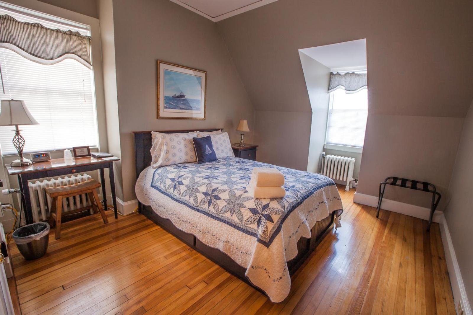 Where to Stay Near Prescott Farm: 13 Central Hotels Ranked