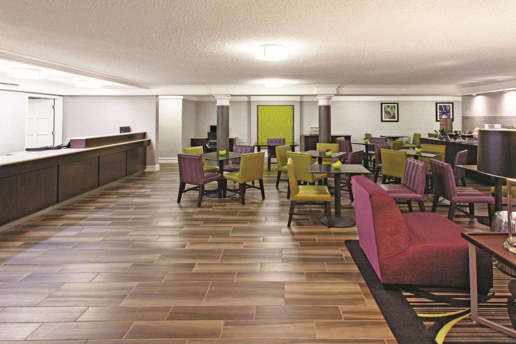 Where to Stay Near Tower Theatre: 13 Best Business Hotels