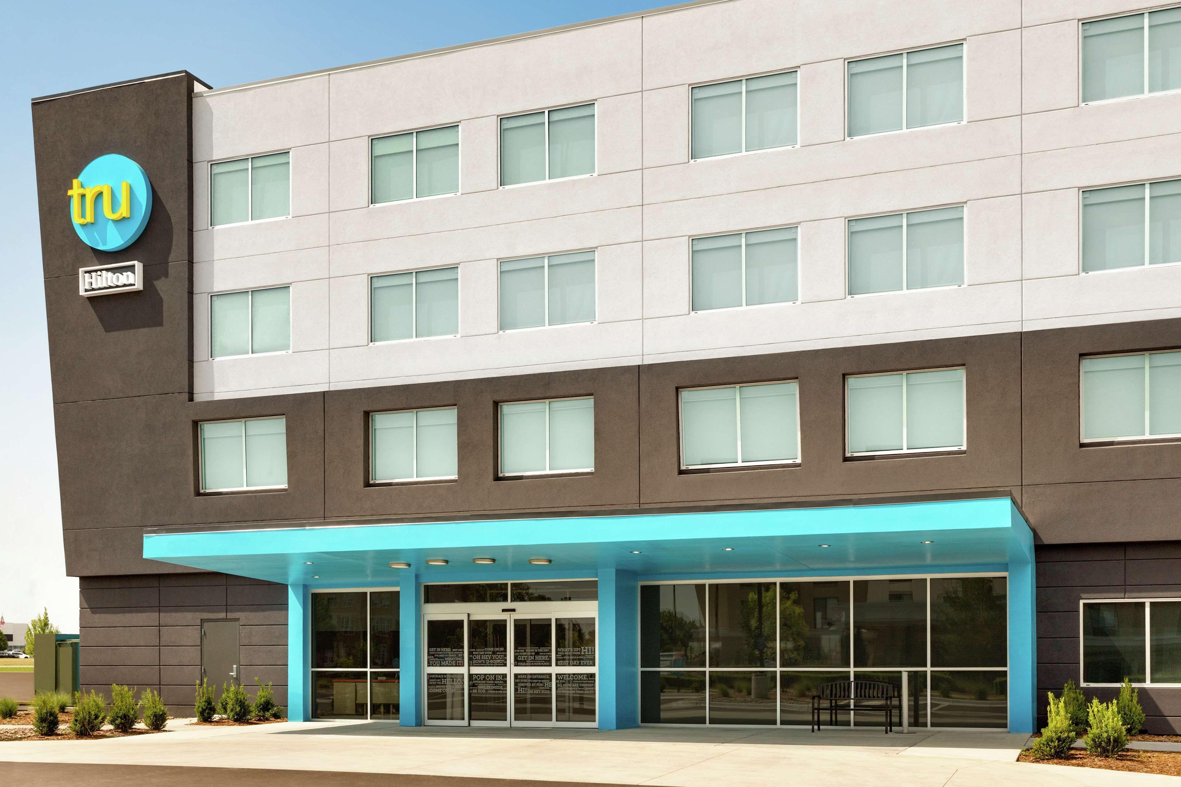 12 Business Hotels Near Henry Levitt Arena for Productive Stays