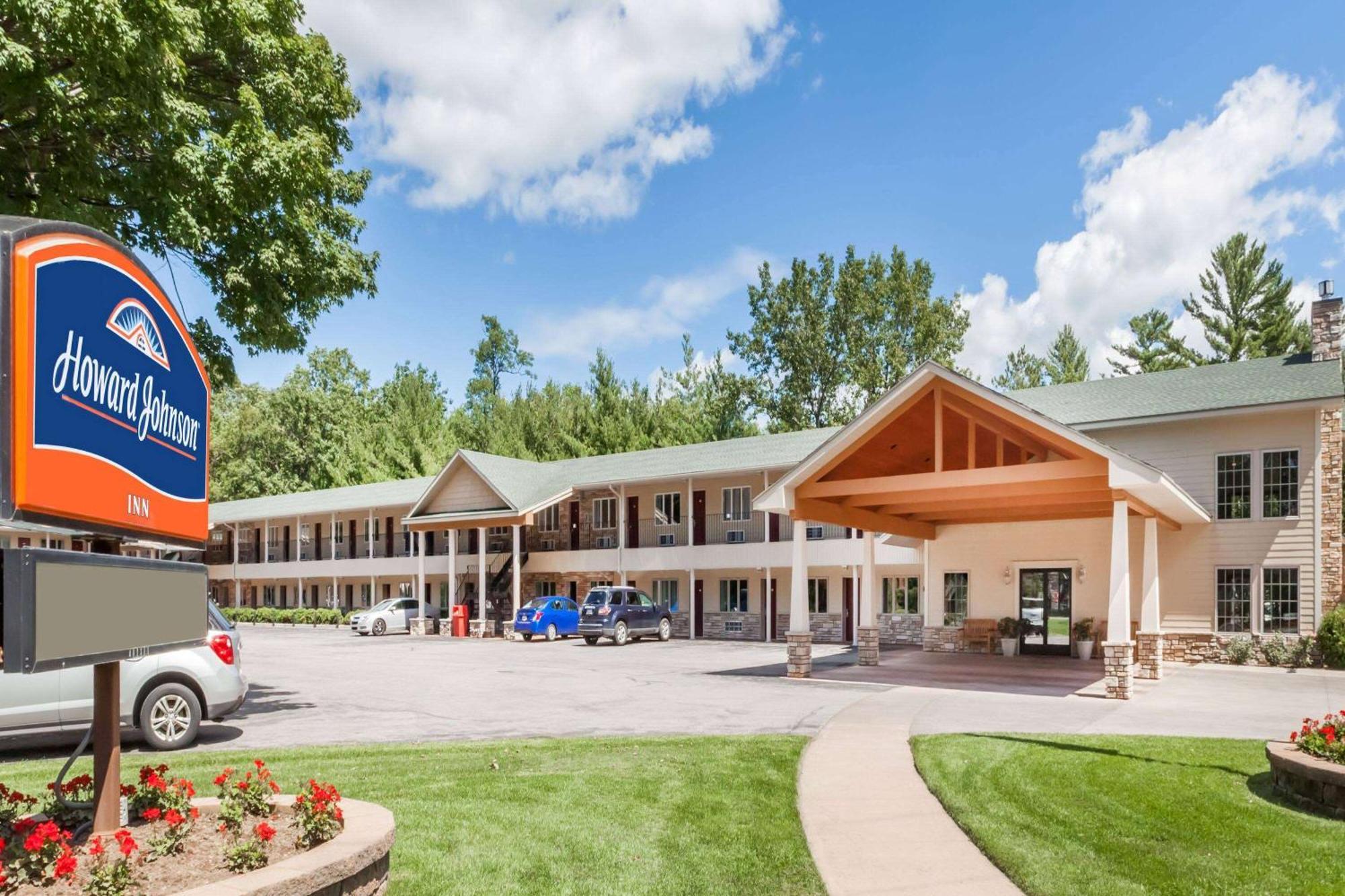 11 Beach Hotels Near Grand Traverse Courthouse Marker Worth Booking